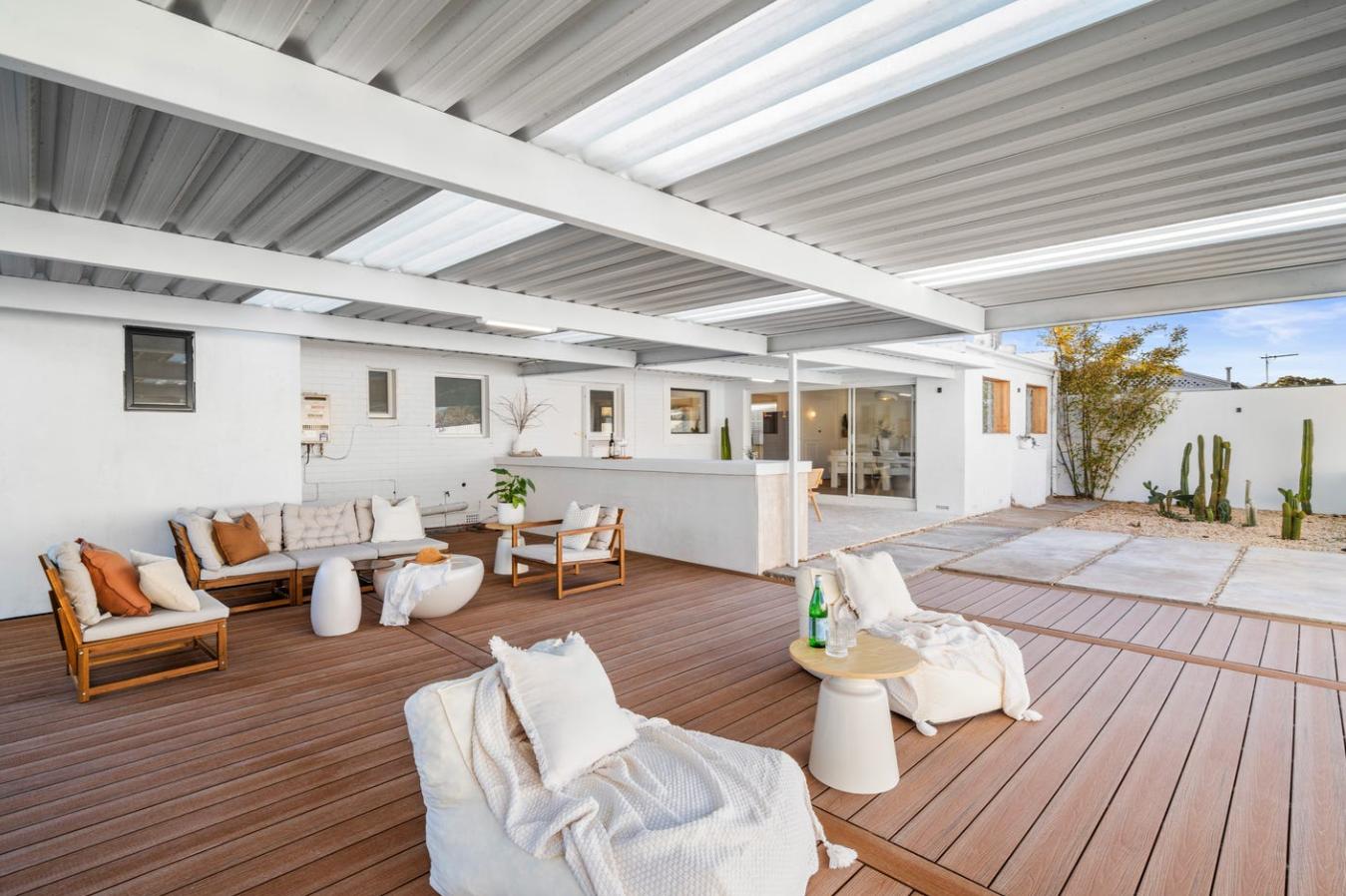 Stylish 4-Bedroom, 3-Bathroom Home in Novar Gardens