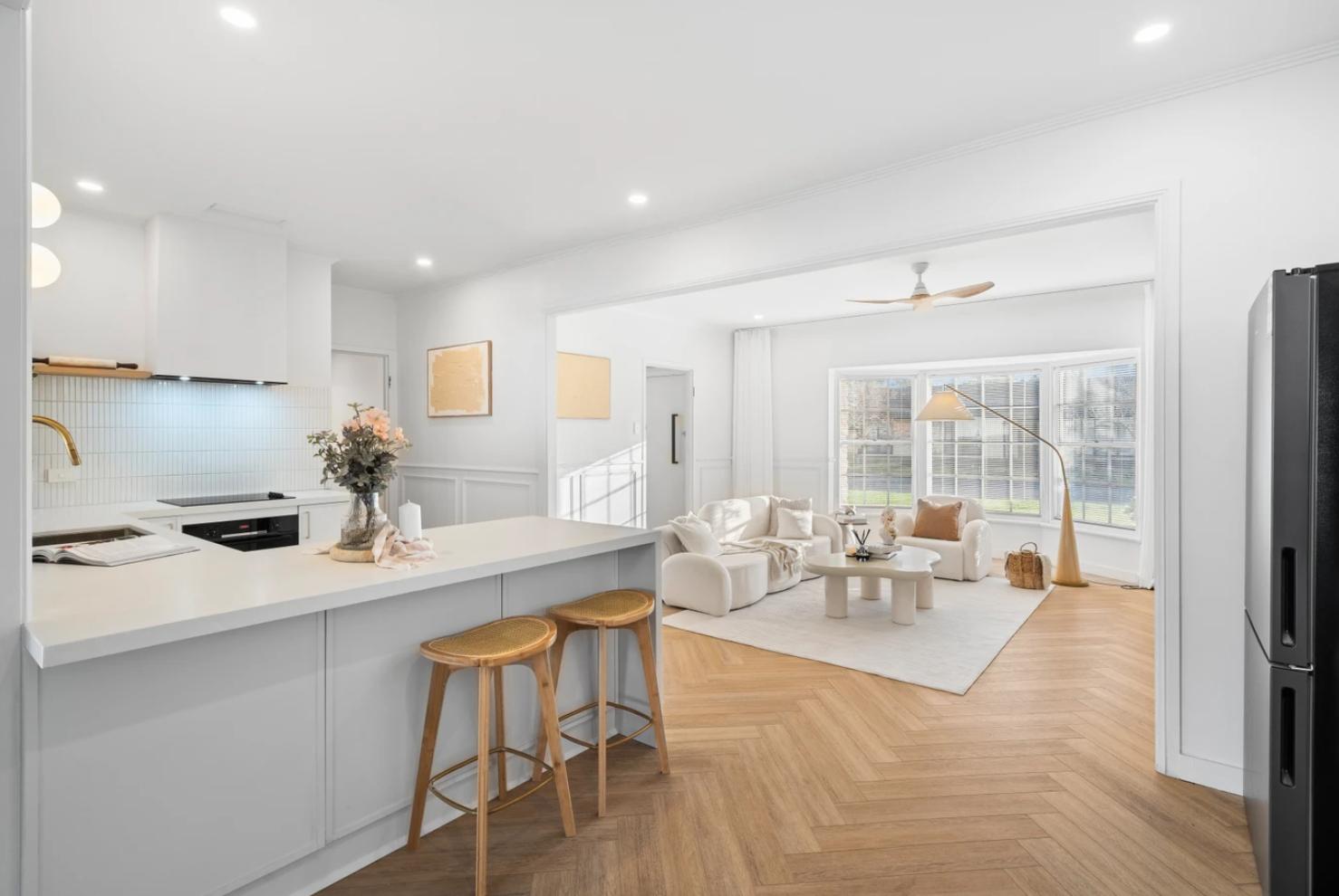 Stylish 4-Bedroom, 3-Bathroom Home in Novar Gardens