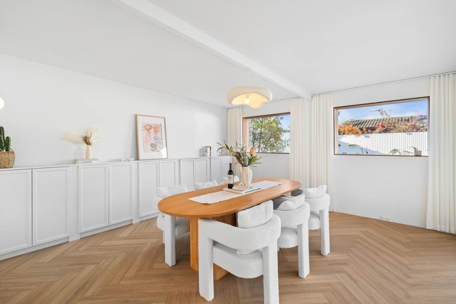 Stylish 4-Bedroom, 3-Bathroom Home in Novar Gardens