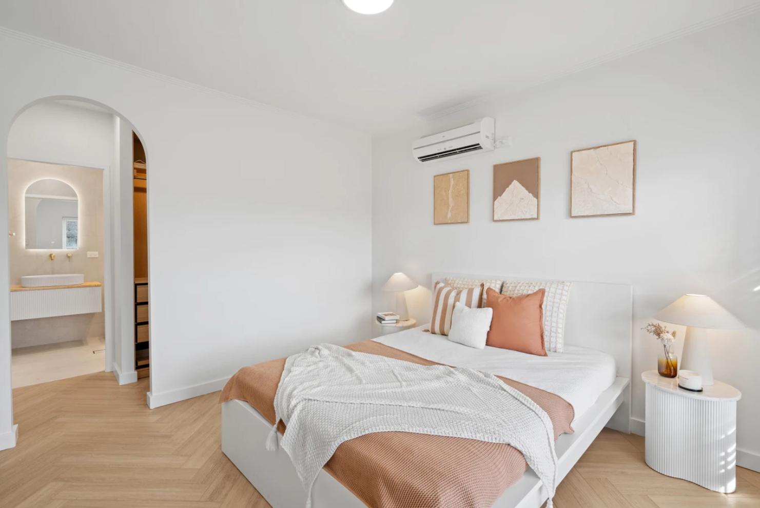 Stylish 4-Bedroom, 3-Bathroom Home in Novar Gardens