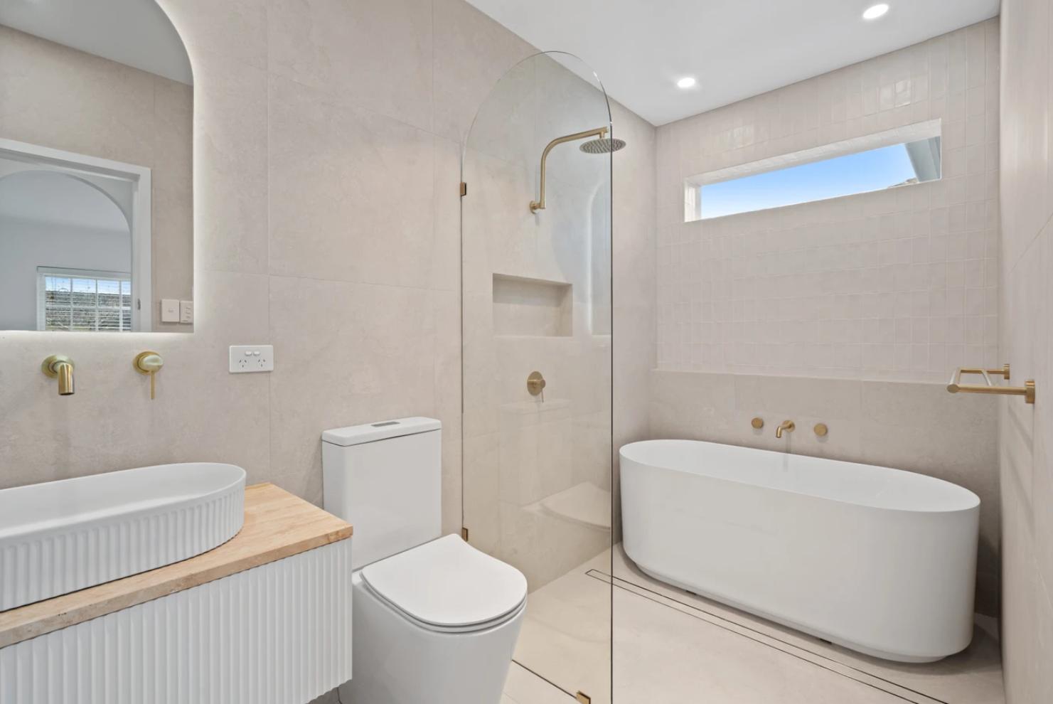 Stylish 4-Bedroom, 3-Bathroom Home in Novar Gardens