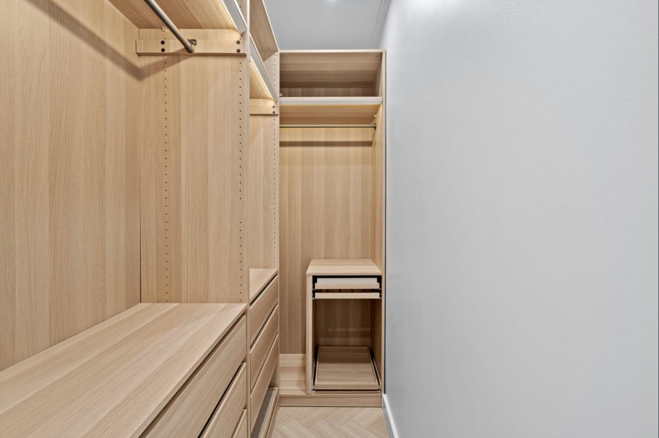 Stylish 4-Bedroom, 3-Bathroom Home in Novar Gardens