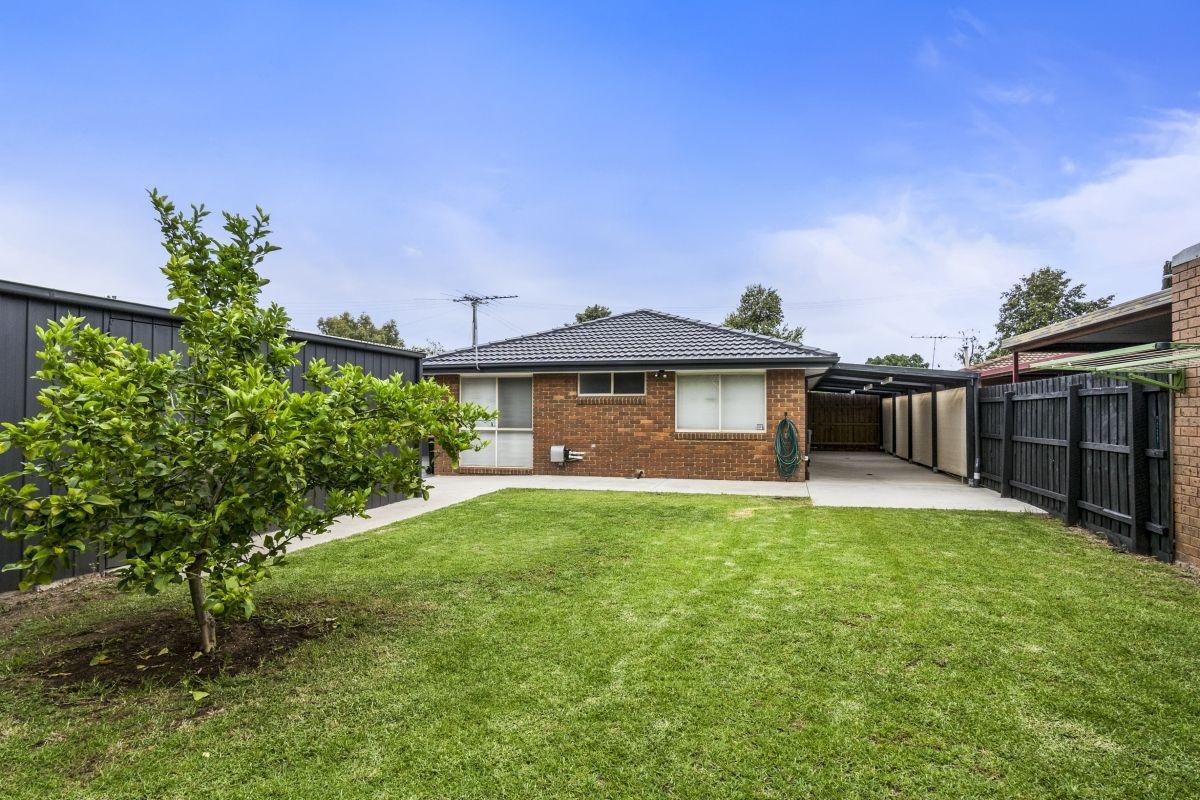 For Rent - Neat as a Pin, Walk to the Station!