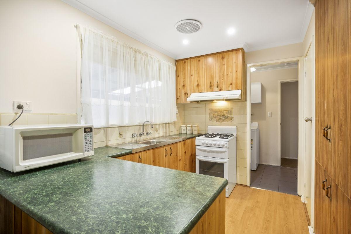 For Rent - Neat as a Pin, Walk to the Station!