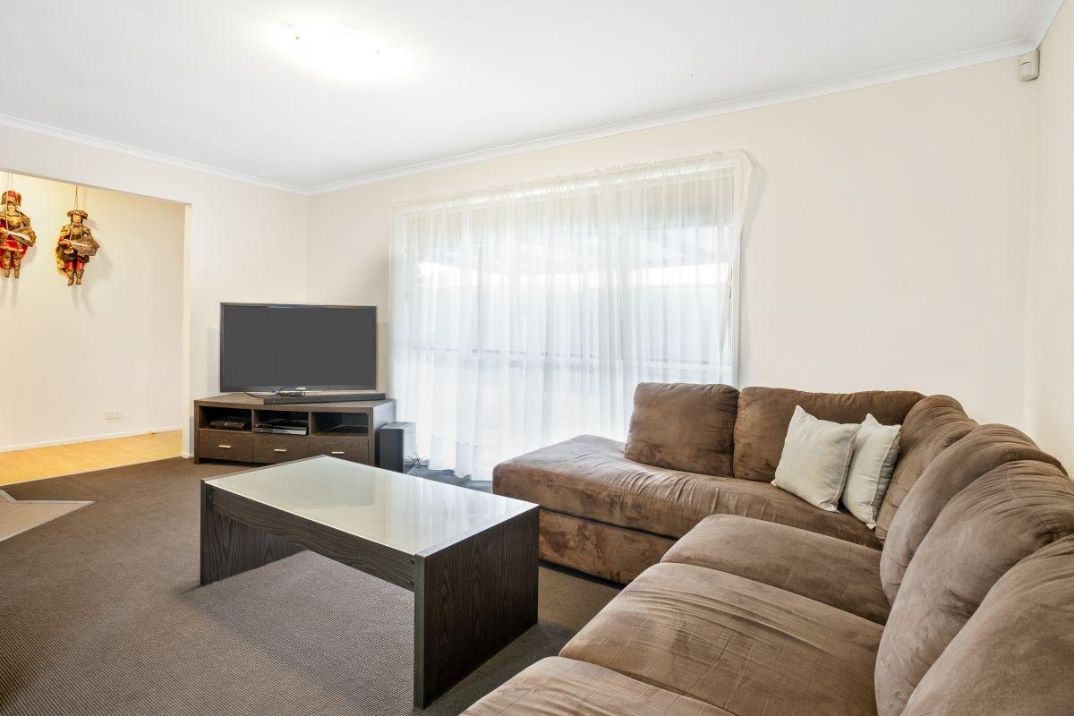 For Rent - Neat as a Pin, Walk to the Station!