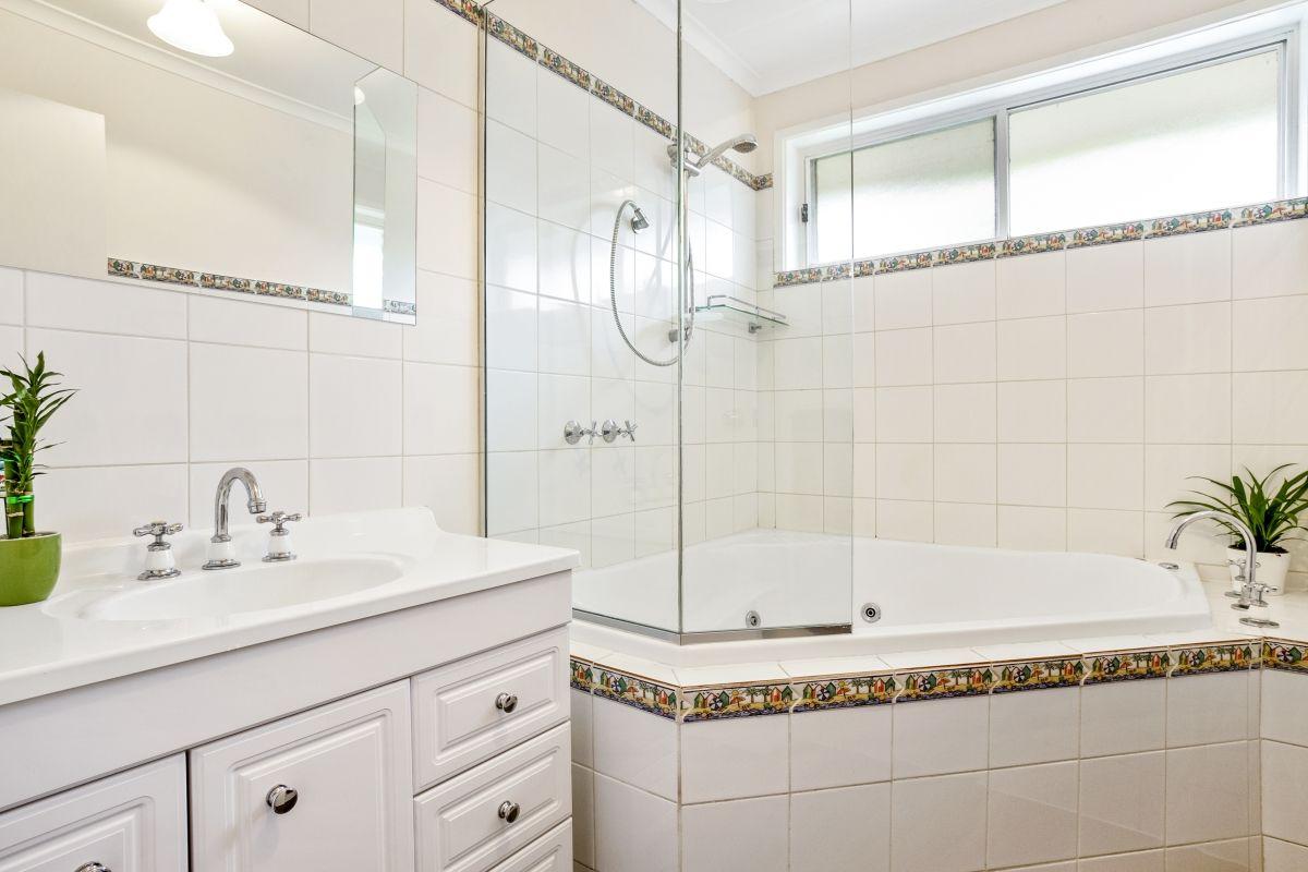 For Rent - Neat as a Pin, Walk to the Station!