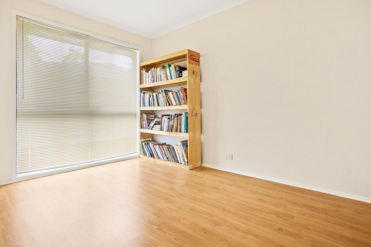 For Rent - Neat as a Pin, Walk to the Station!