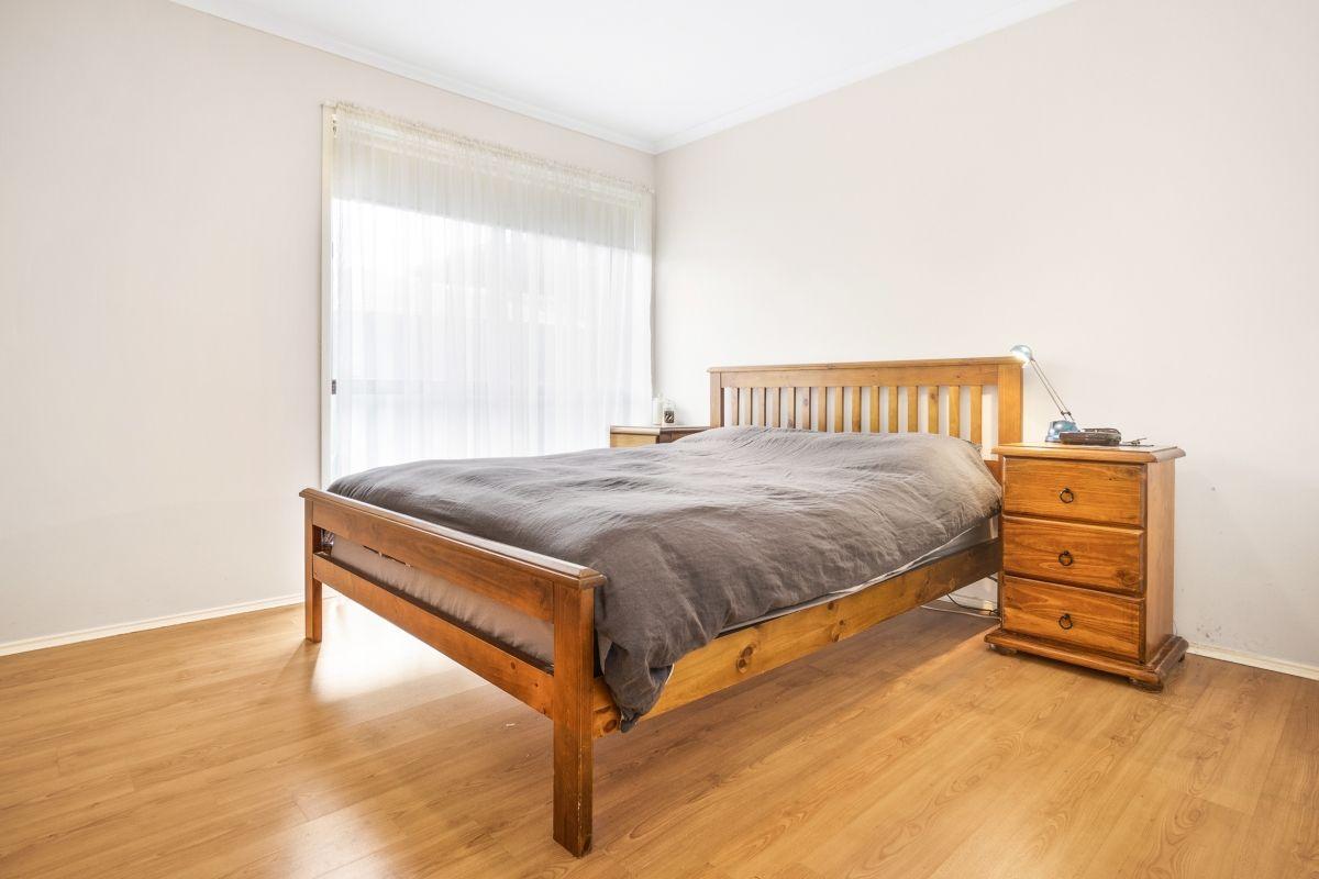 For Rent - Neat as a Pin, Walk to the Station!