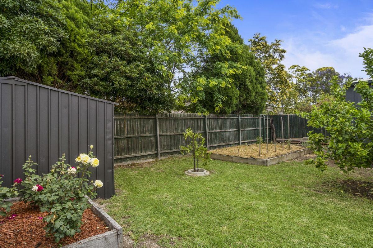 For Rent - Neat as a Pin, Walk to the Station!