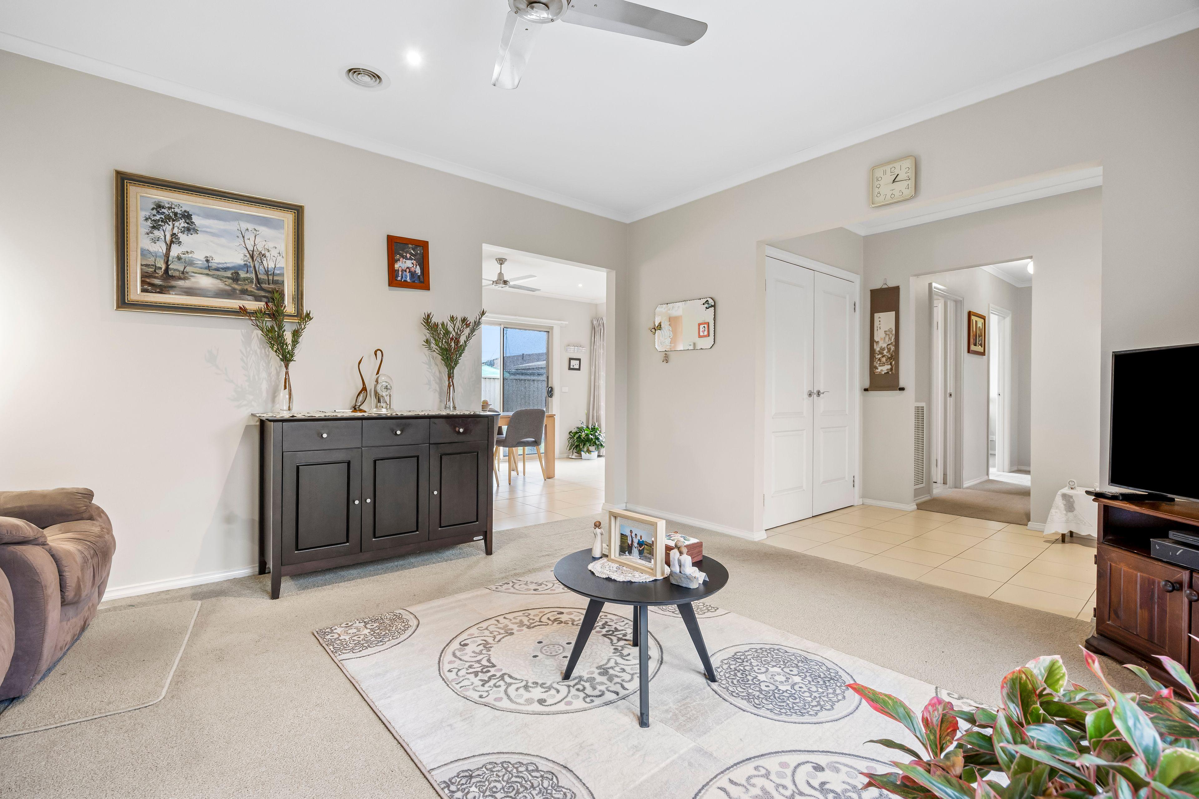 Immaculate Townhouse with Beautiful Gardens in Prime Wendouree Location