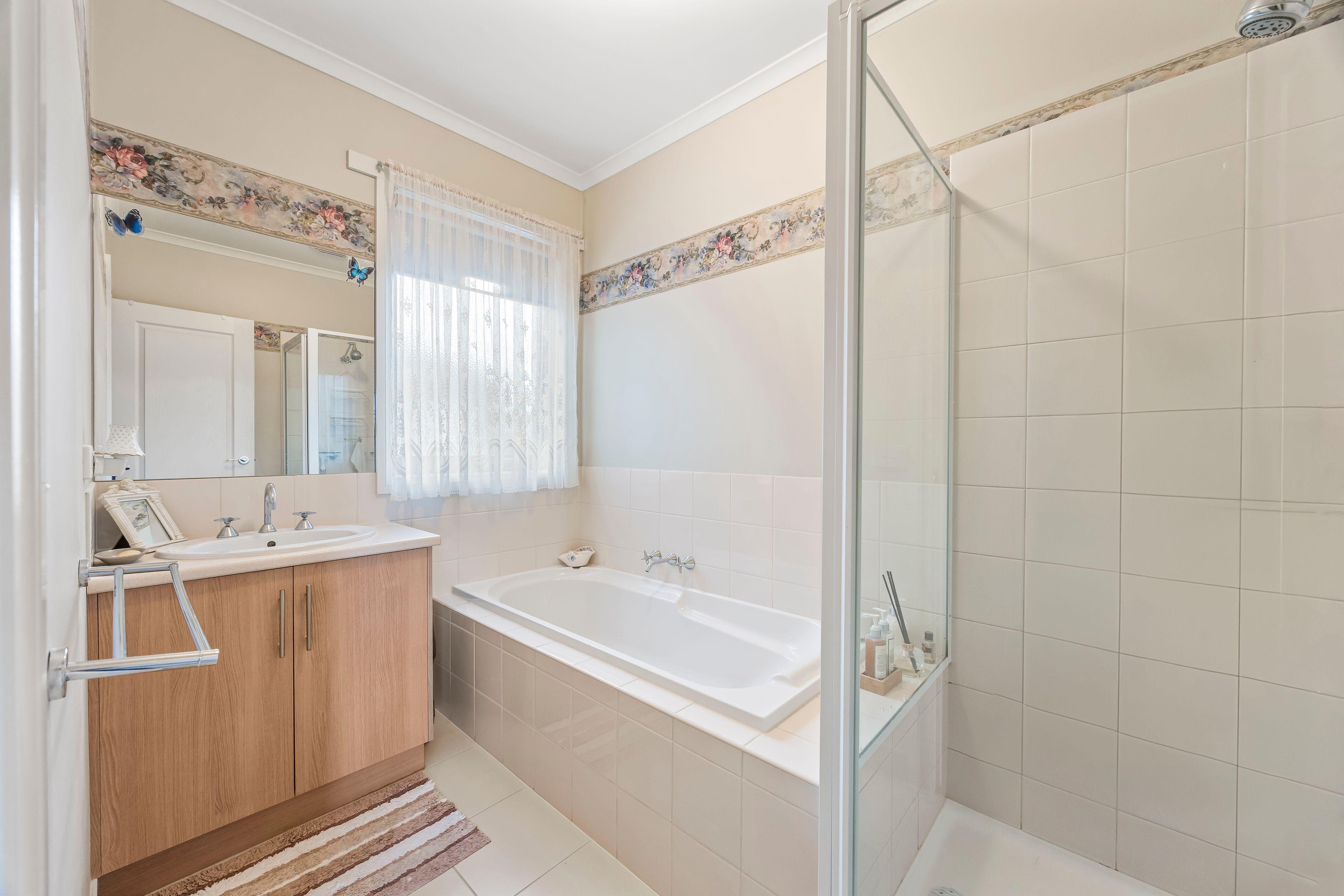 Immaculate Townhouse with Beautiful Gardens in Prime Wendouree Location