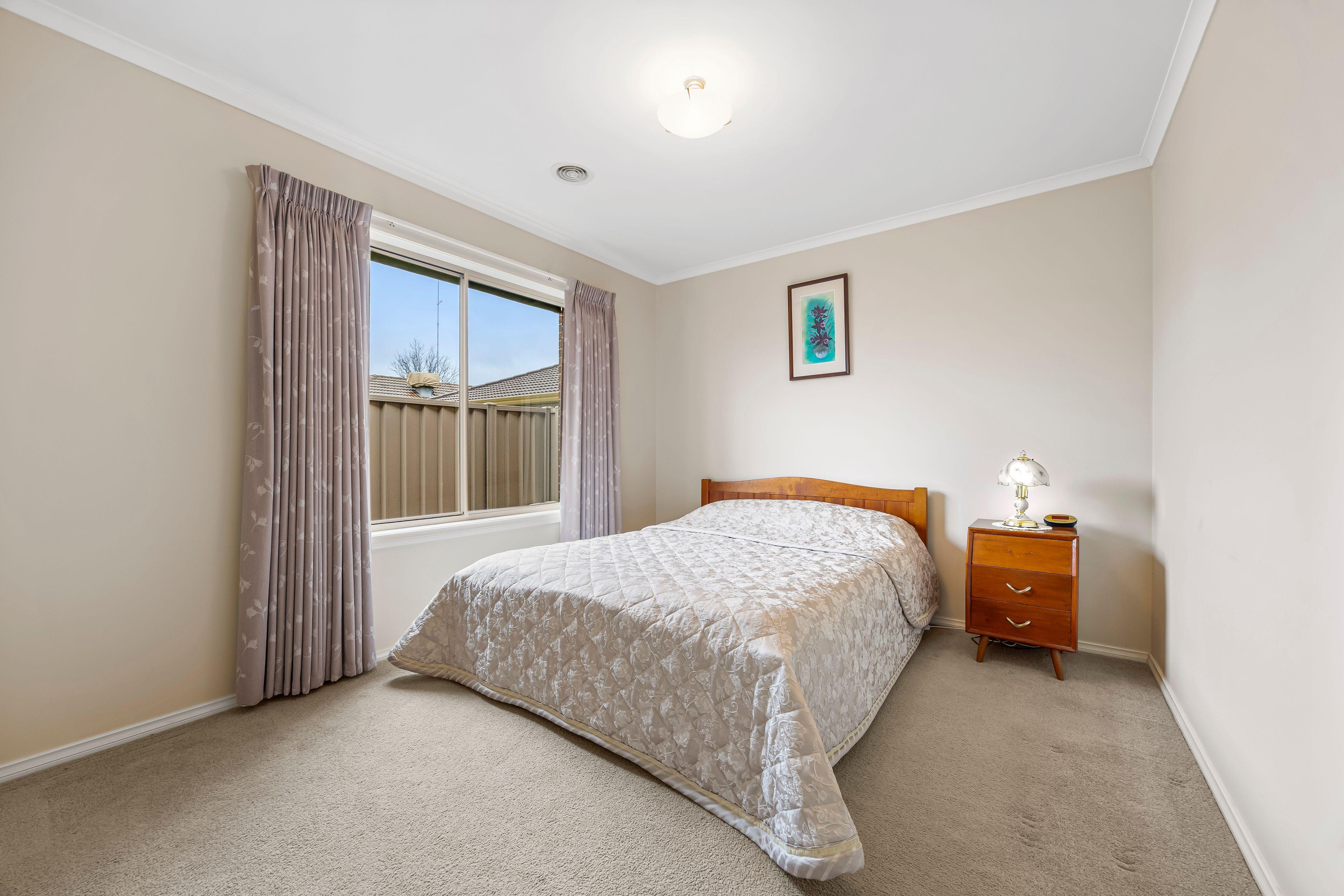 Immaculate Townhouse with Beautiful Gardens in Prime Wendouree Location
