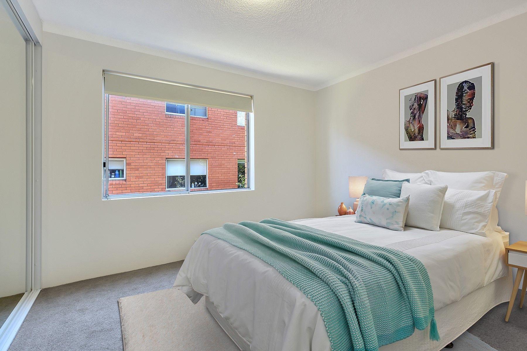 Renovated 2 bedroom apartment in fabulous location!