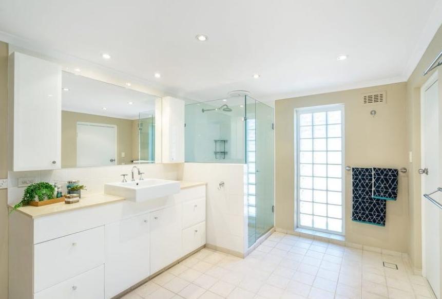 Spacious Family Home in Prestigious Pymble Location