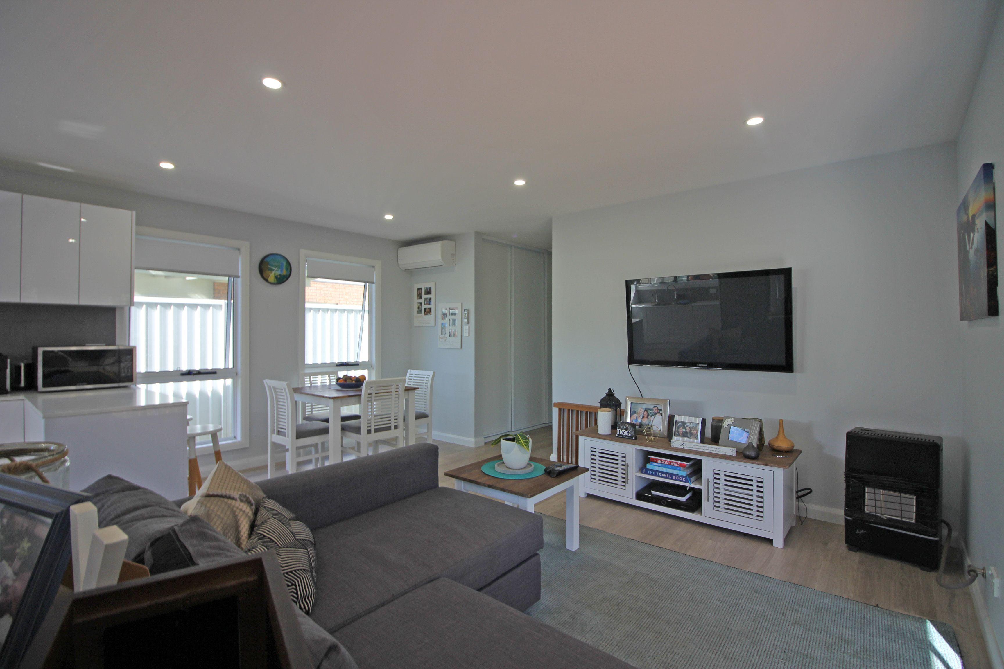 House for Rent: Berkeley Vale, NSW 2261, NSW, 2261
