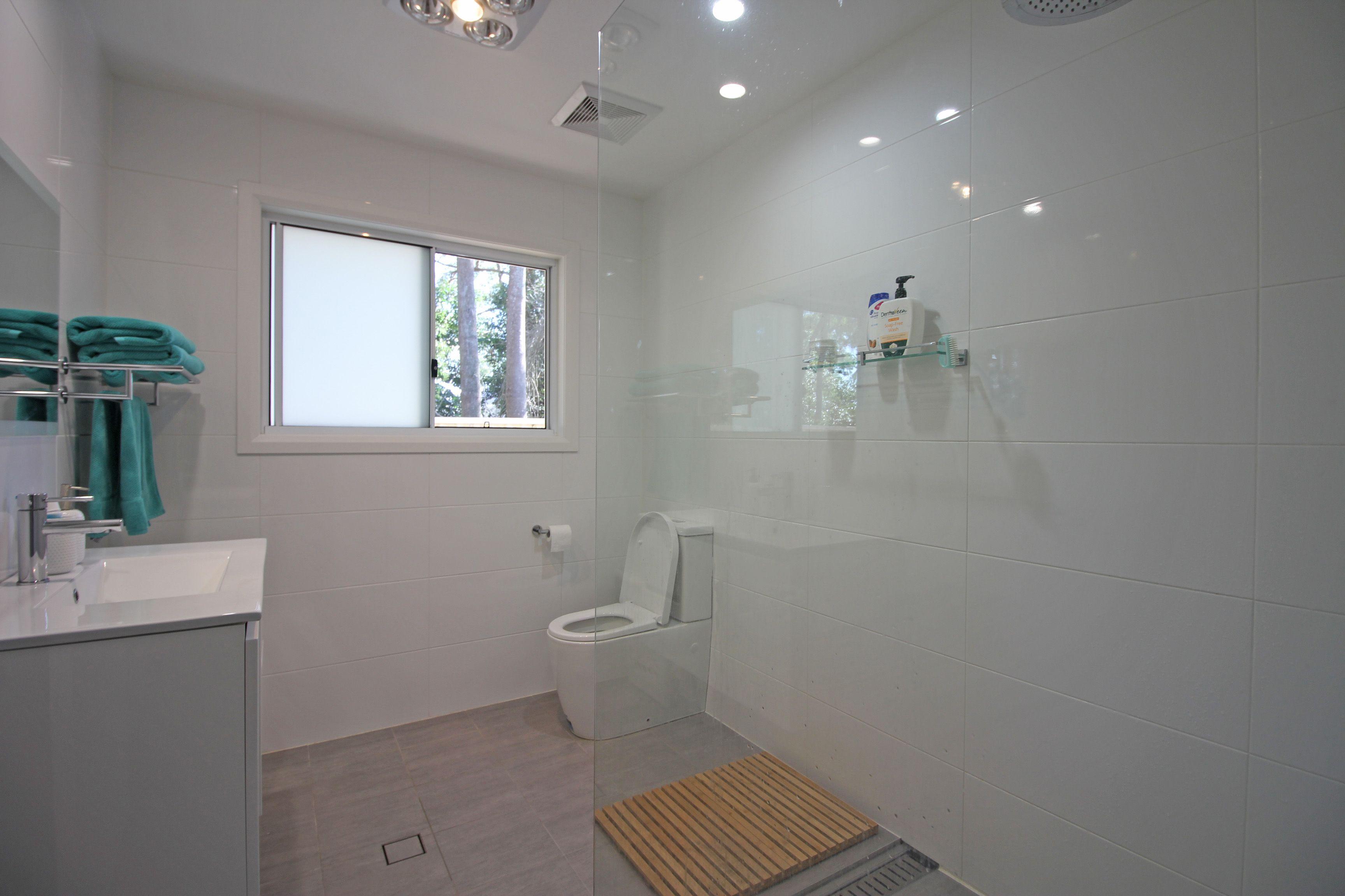 House for Rent: Berkeley Vale, NSW 2261, NSW, 2261
