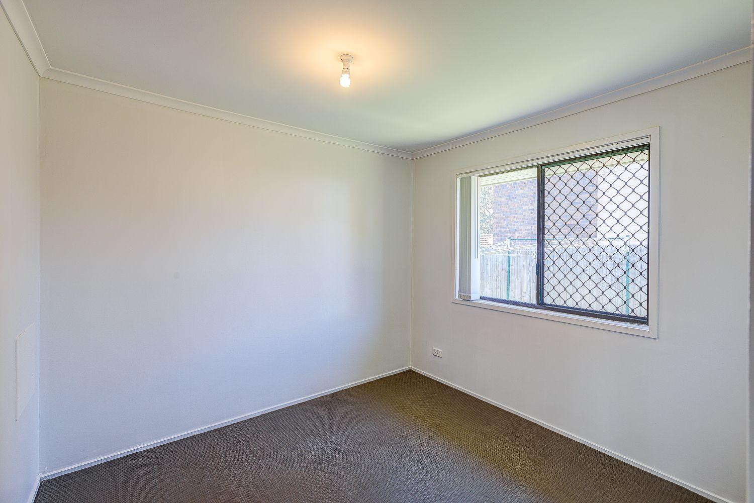 LOW MAINTENANCE & CONVENIENT LIVING IN A GATED COMPLEX!