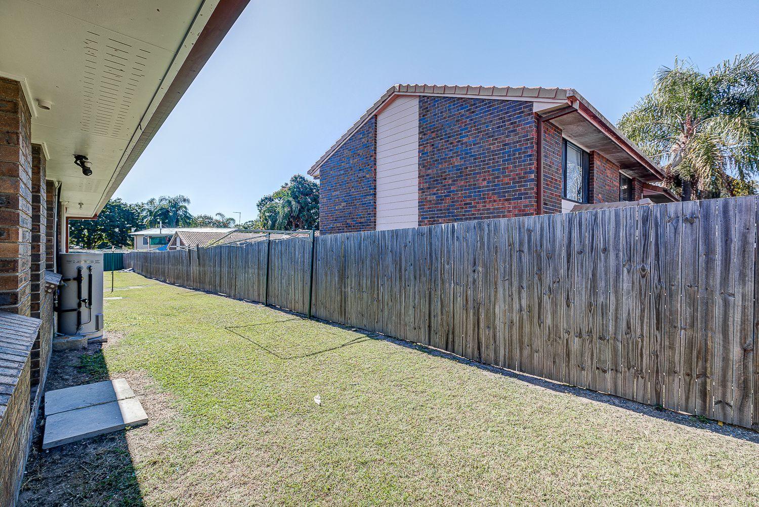 LOW MAINTENANCE & CONVENIENT LIVING IN A GATED COMPLEX!