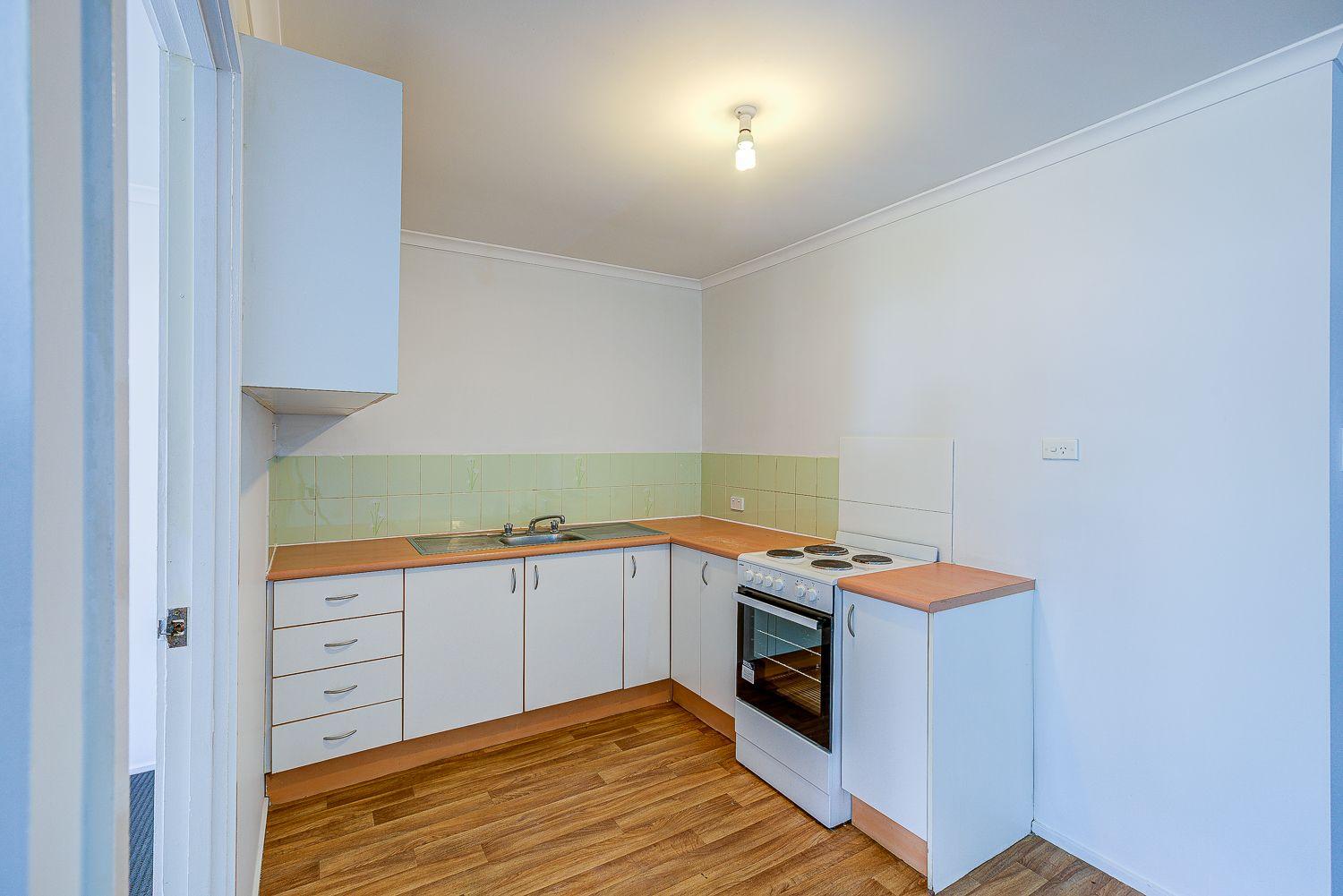 LOW MAINTENANCE & CONVENIENT LIVING IN A GATED COMPLEX!