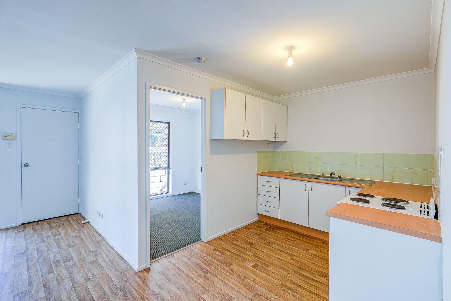 LOW MAINTENANCE & CONVENIENT LIVING IN A GATED COMPLEX!