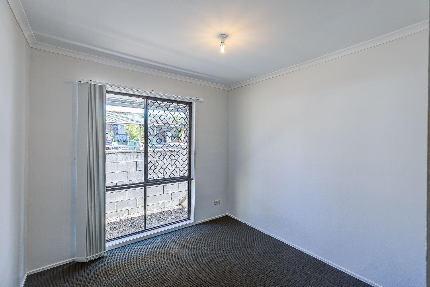 LOW MAINTENANCE & CONVENIENT LIVING IN A GATED COMPLEX!