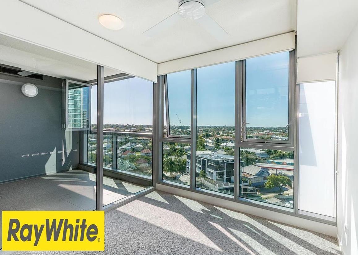 PERFECT LOCATION AT A GREAT PRICE!