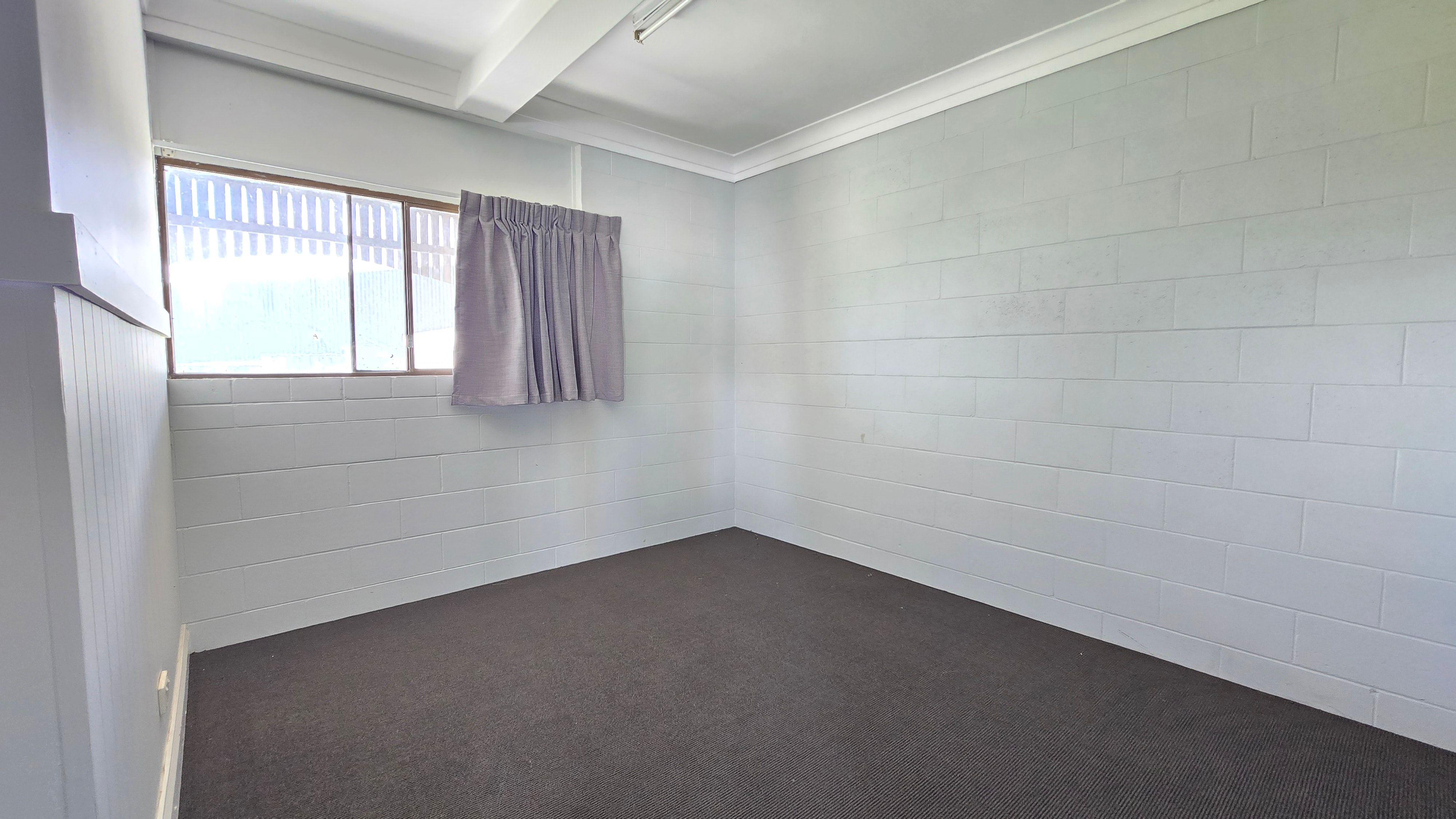 Peaceful Country Living with Modern Comforts - Close to Everything!  2 Bedroom Self Contained Unit - Ground Floor