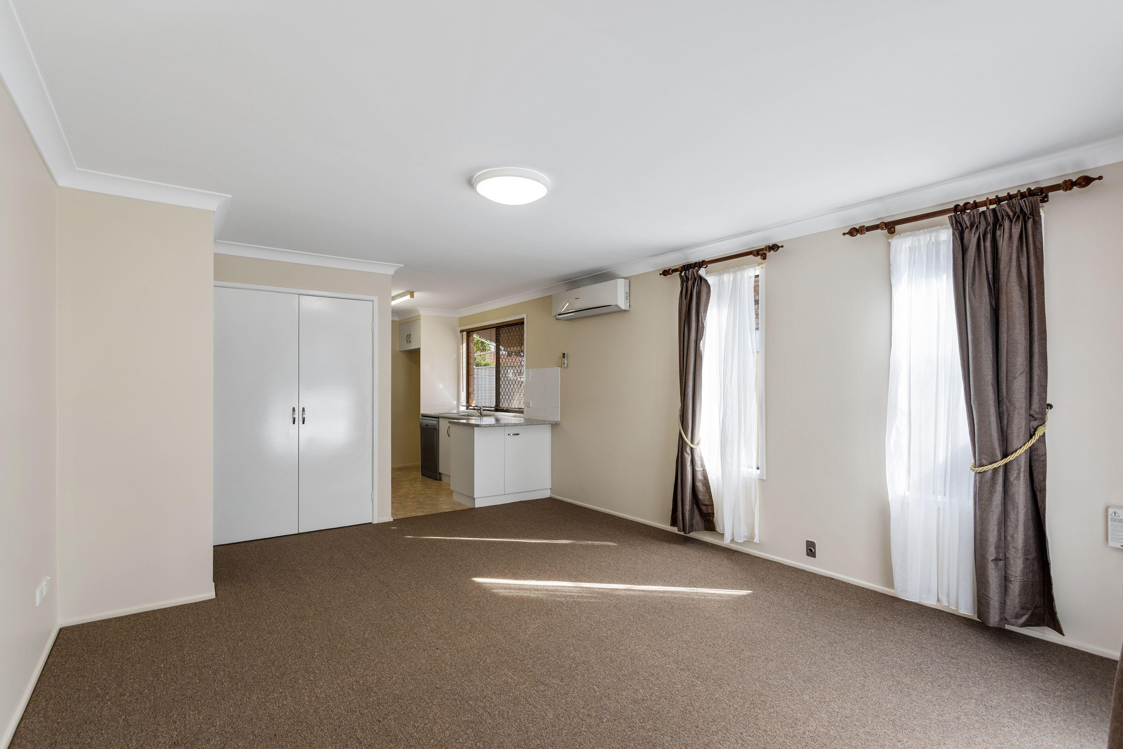 DuplexSemi-detached for Rent: Darling Heights, QLD 4350, QLD, 4350
