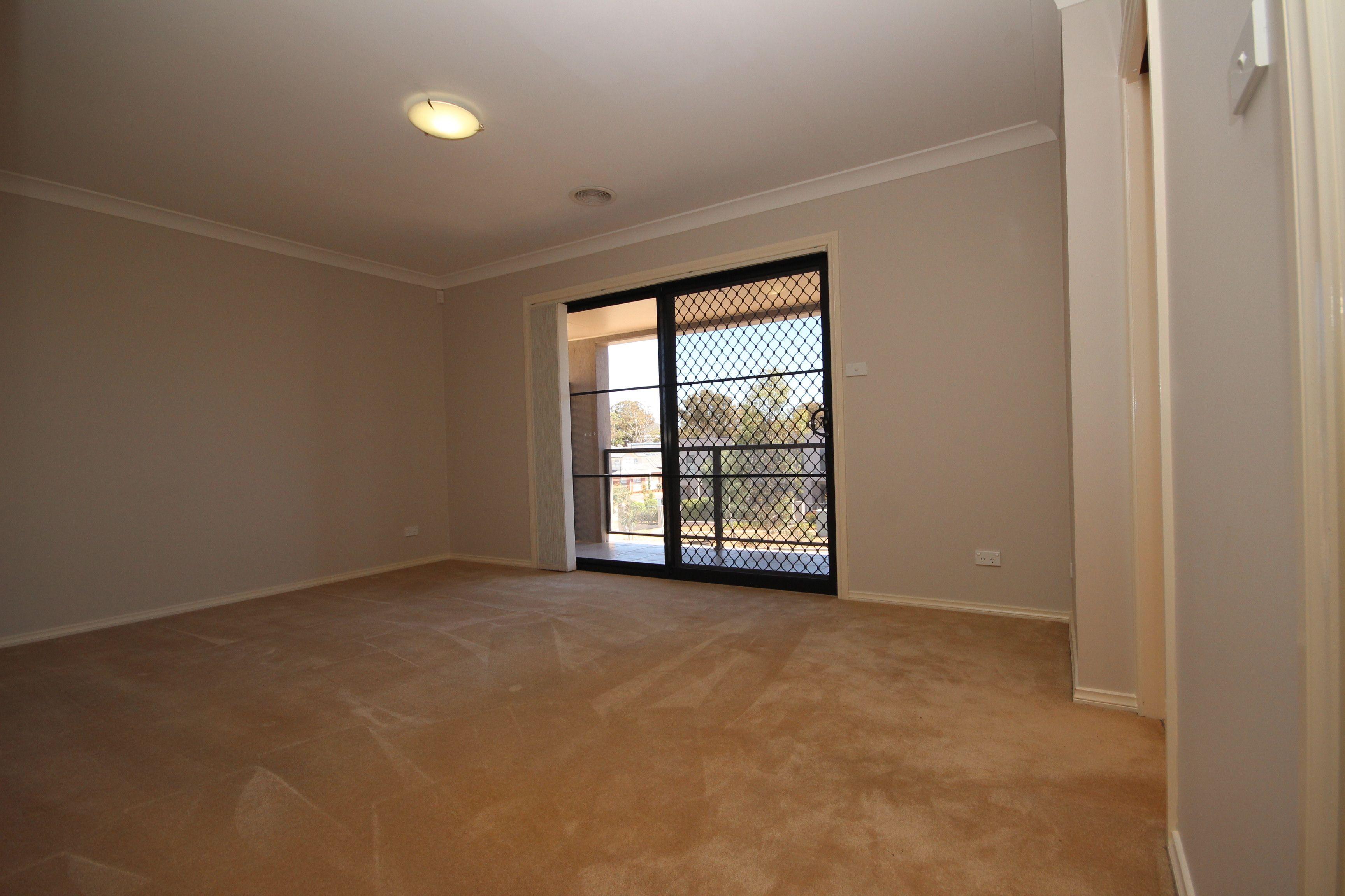 Townhouse for Rent: Bruce, ACT 2617, ACT, 2617