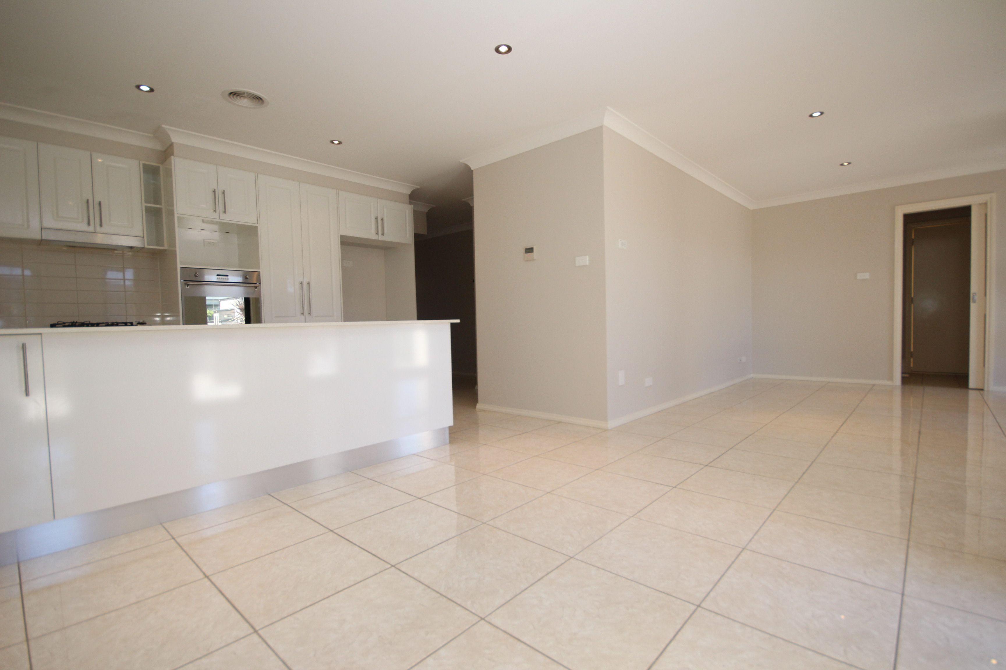 Townhouse for Rent: Bruce, ACT 2617, ACT, 2617