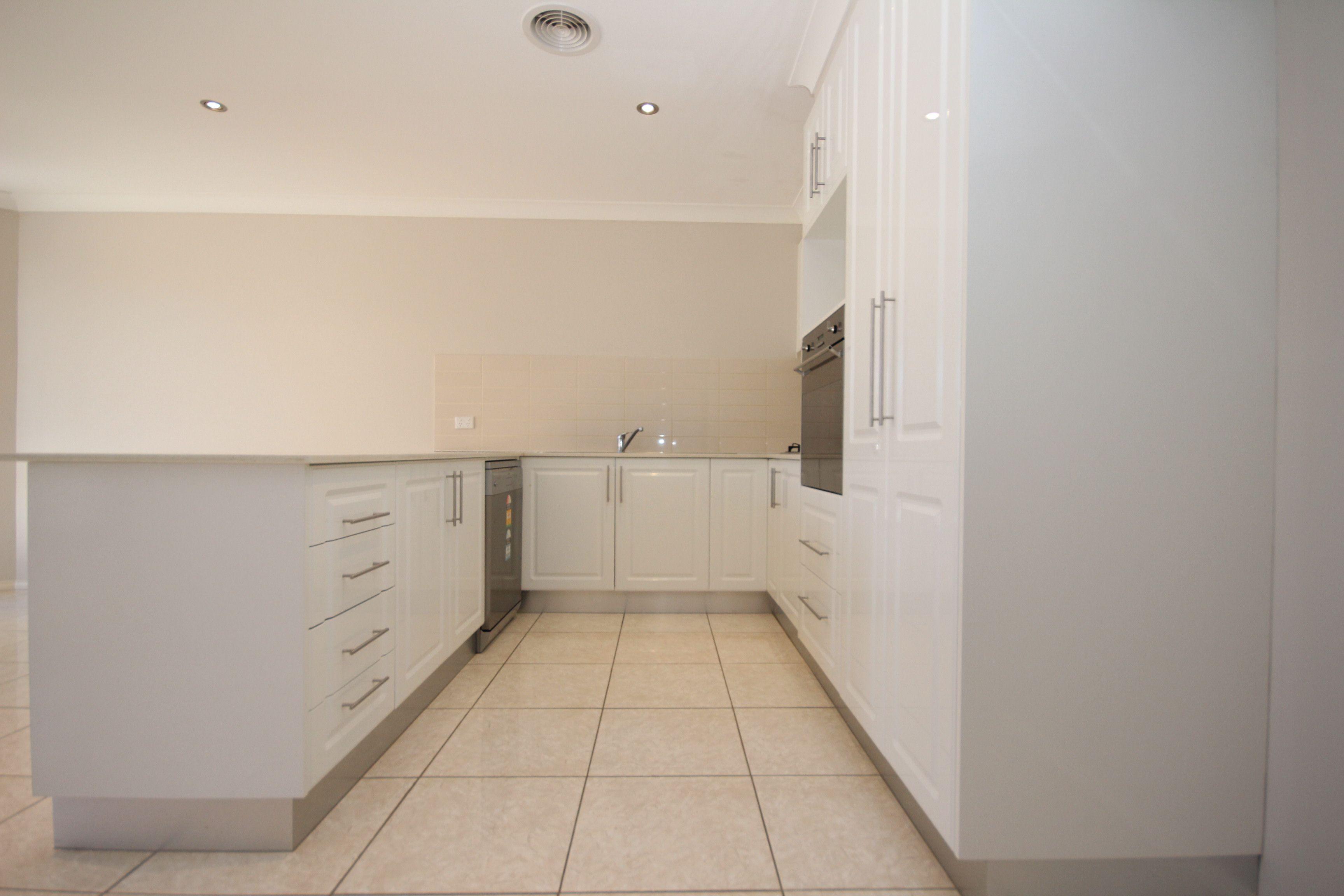 Townhouse for Rent: Bruce, ACT 2617, ACT, 2617