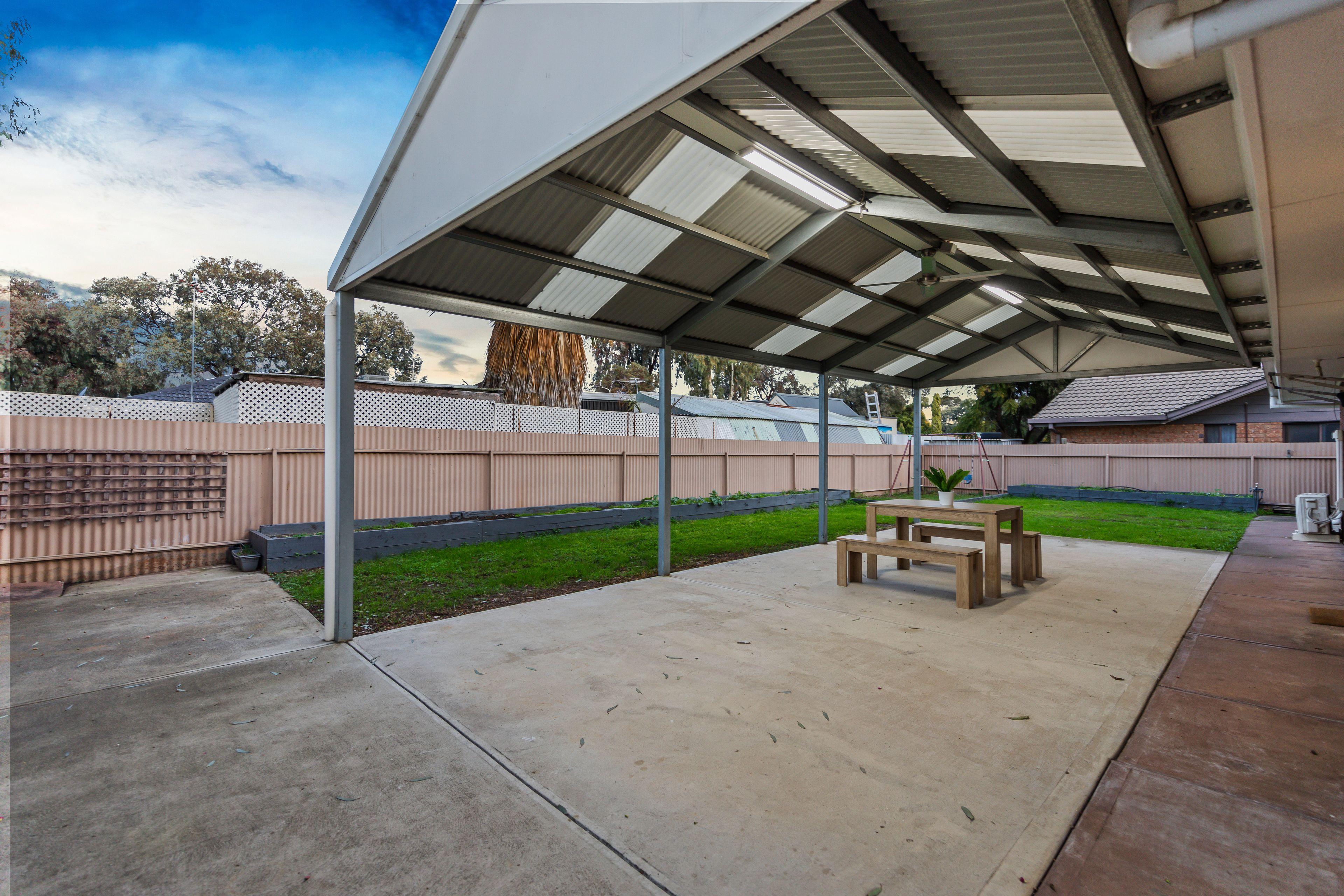 Stylish 3-Bedroom Home with Entertainer's Pergola