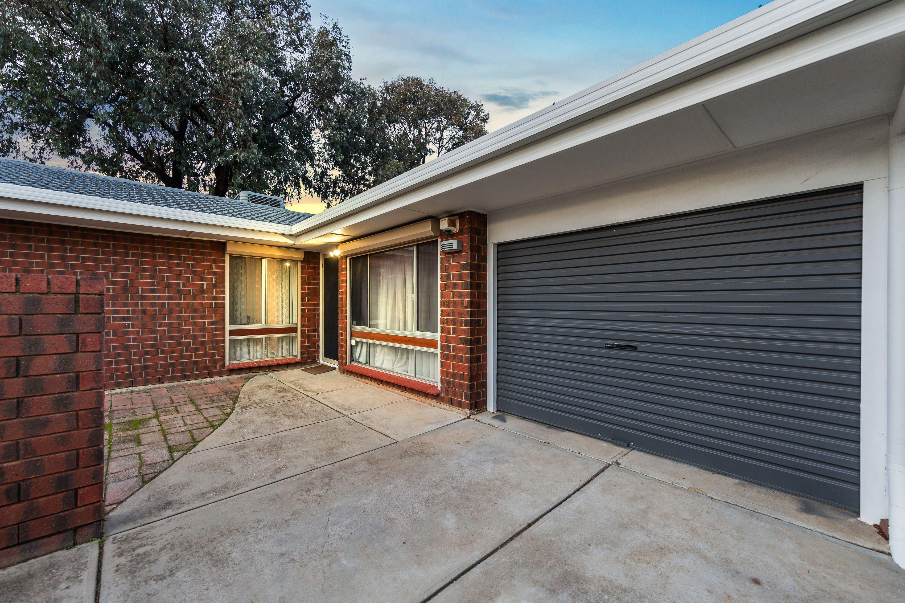 Stylish 3-Bedroom Home with Entertainer's Pergola