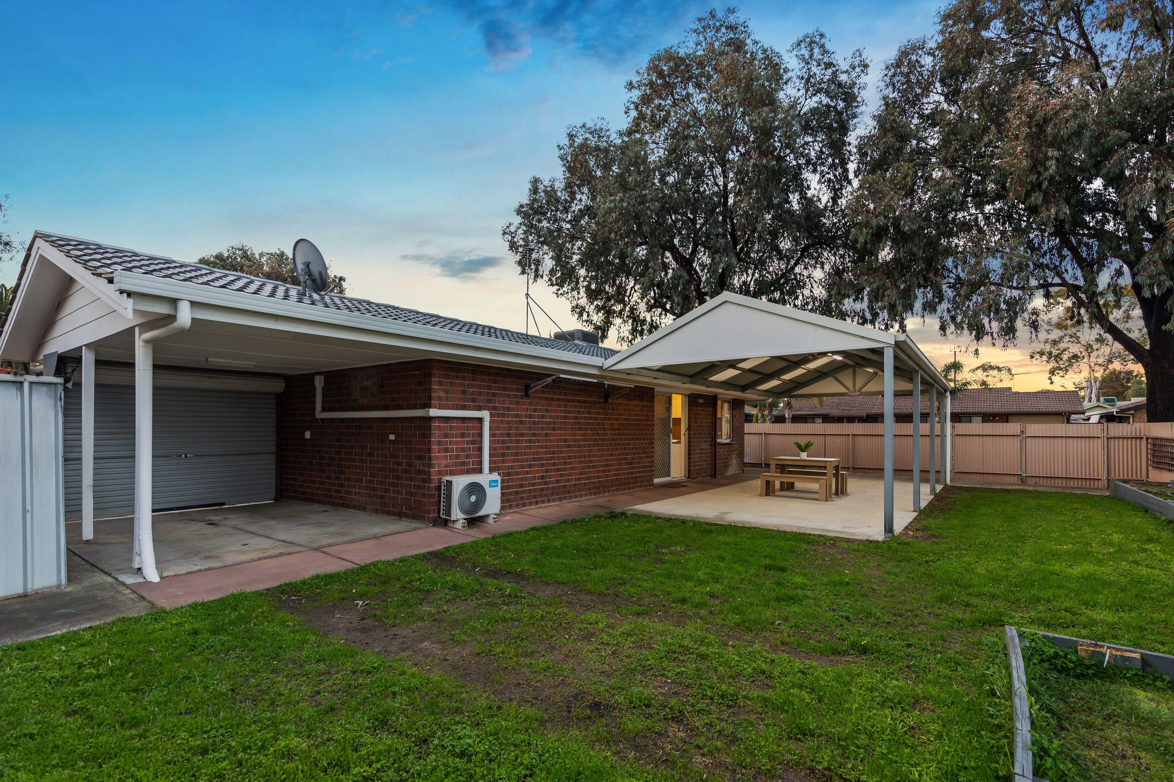 Stylish 3-Bedroom Home with Entertainer's Pergola