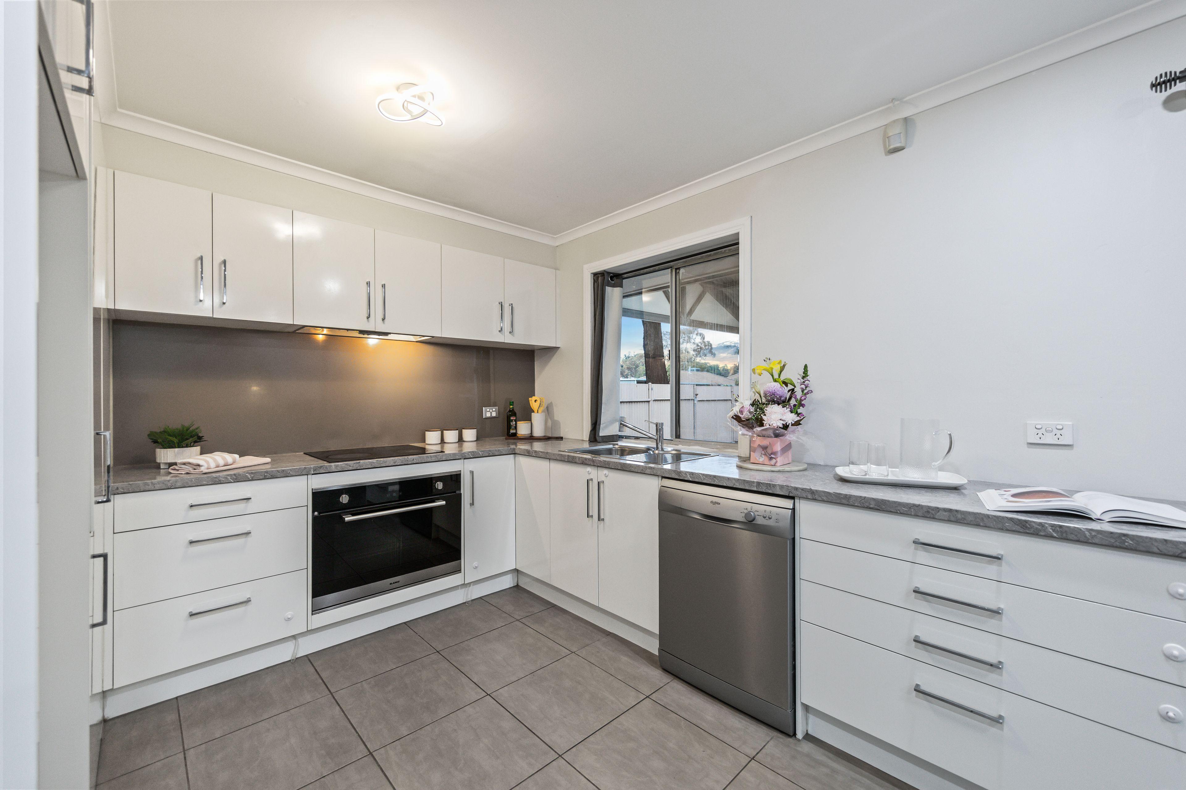 Stylish 3-Bedroom Home with Entertainer's Pergola
