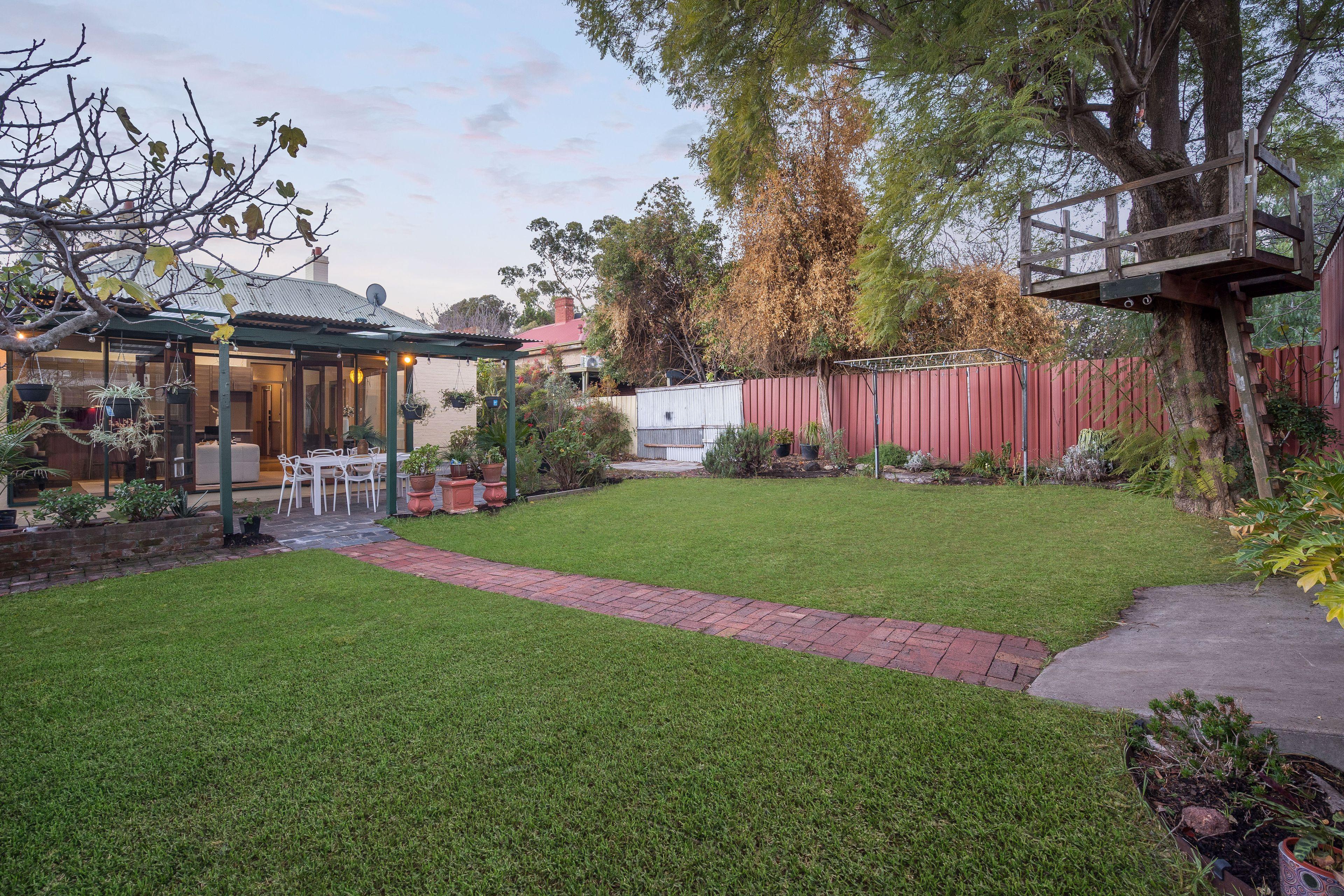 4 bedroom character-filled home for rent in PROSPECT!