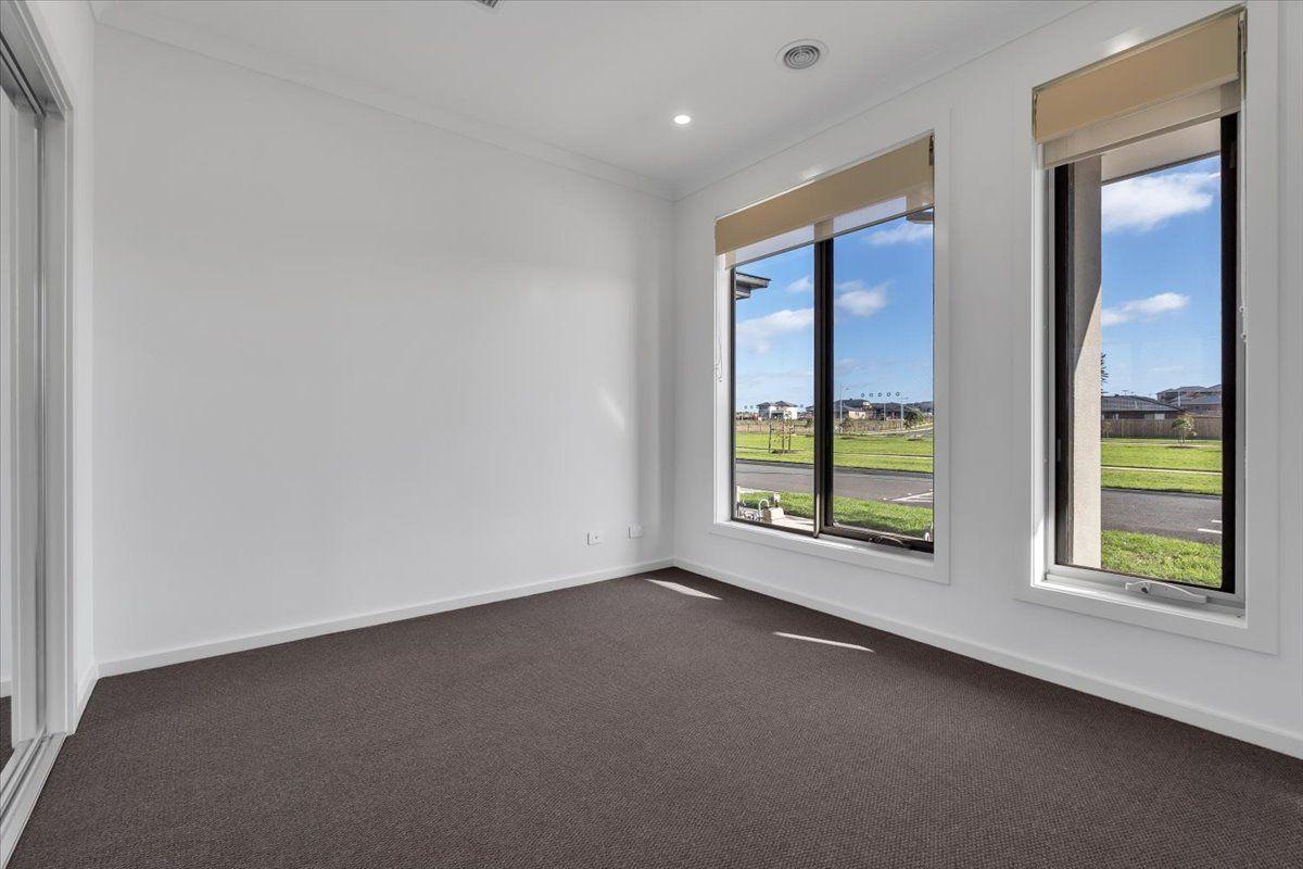 BRAND NEW BUILD IN MAMBOURIN