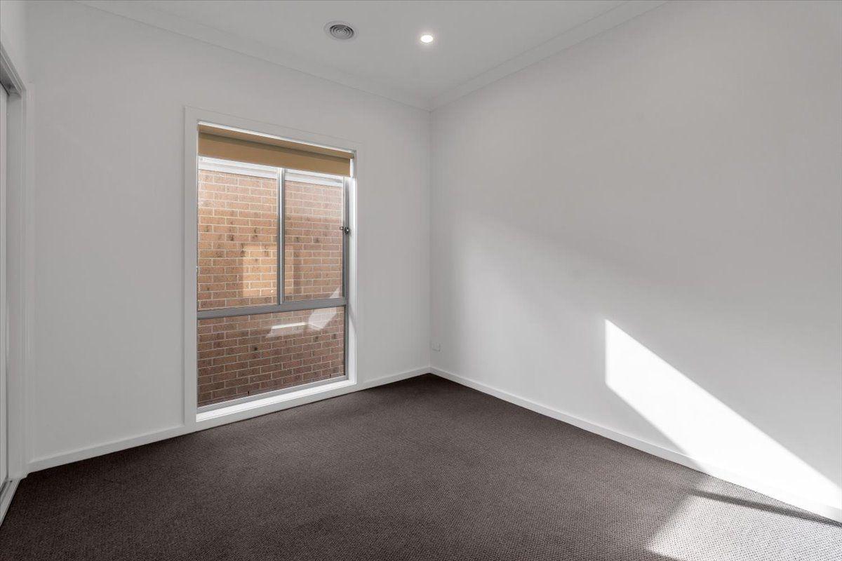 BRAND NEW BUILD IN MAMBOURIN