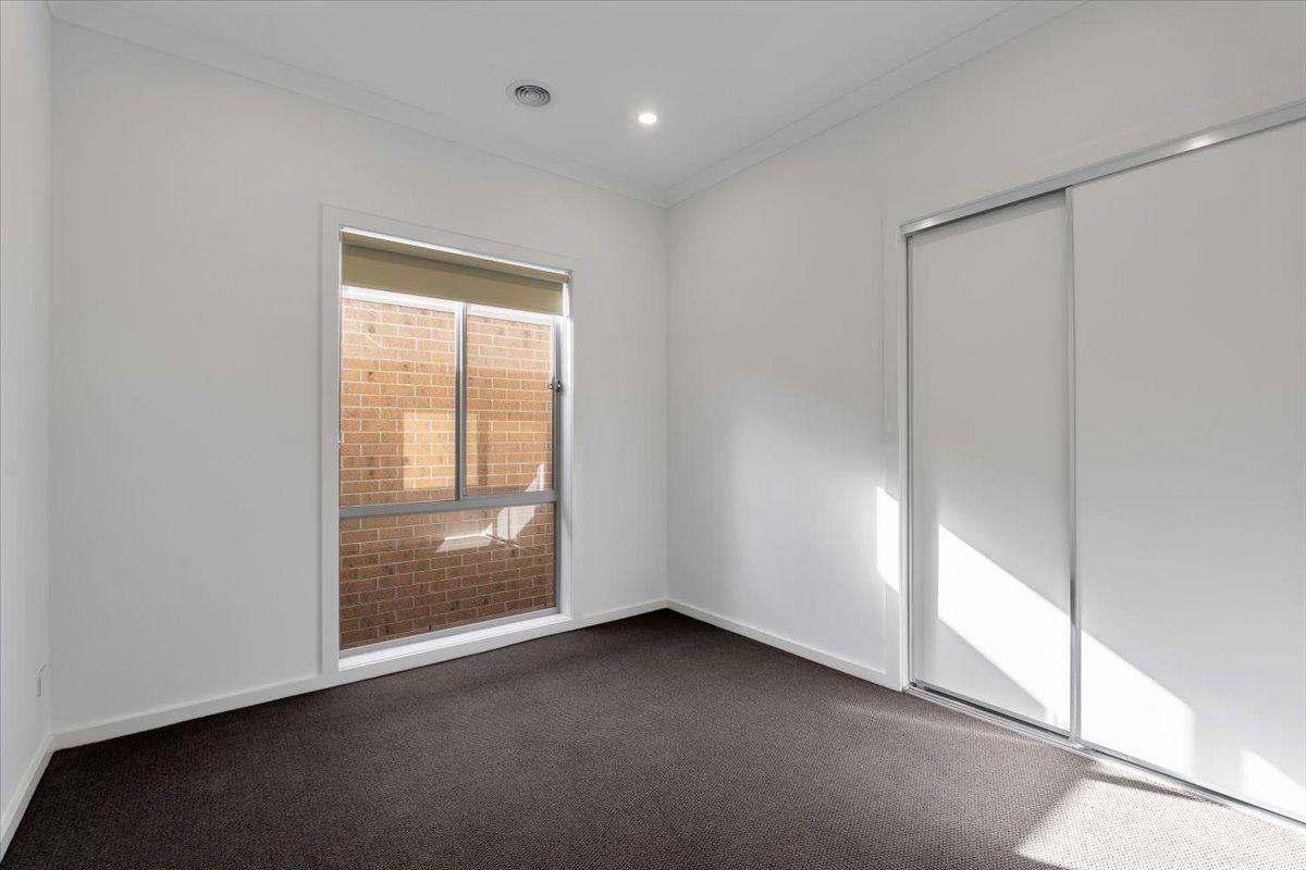 BRAND NEW BUILD IN MAMBOURIN