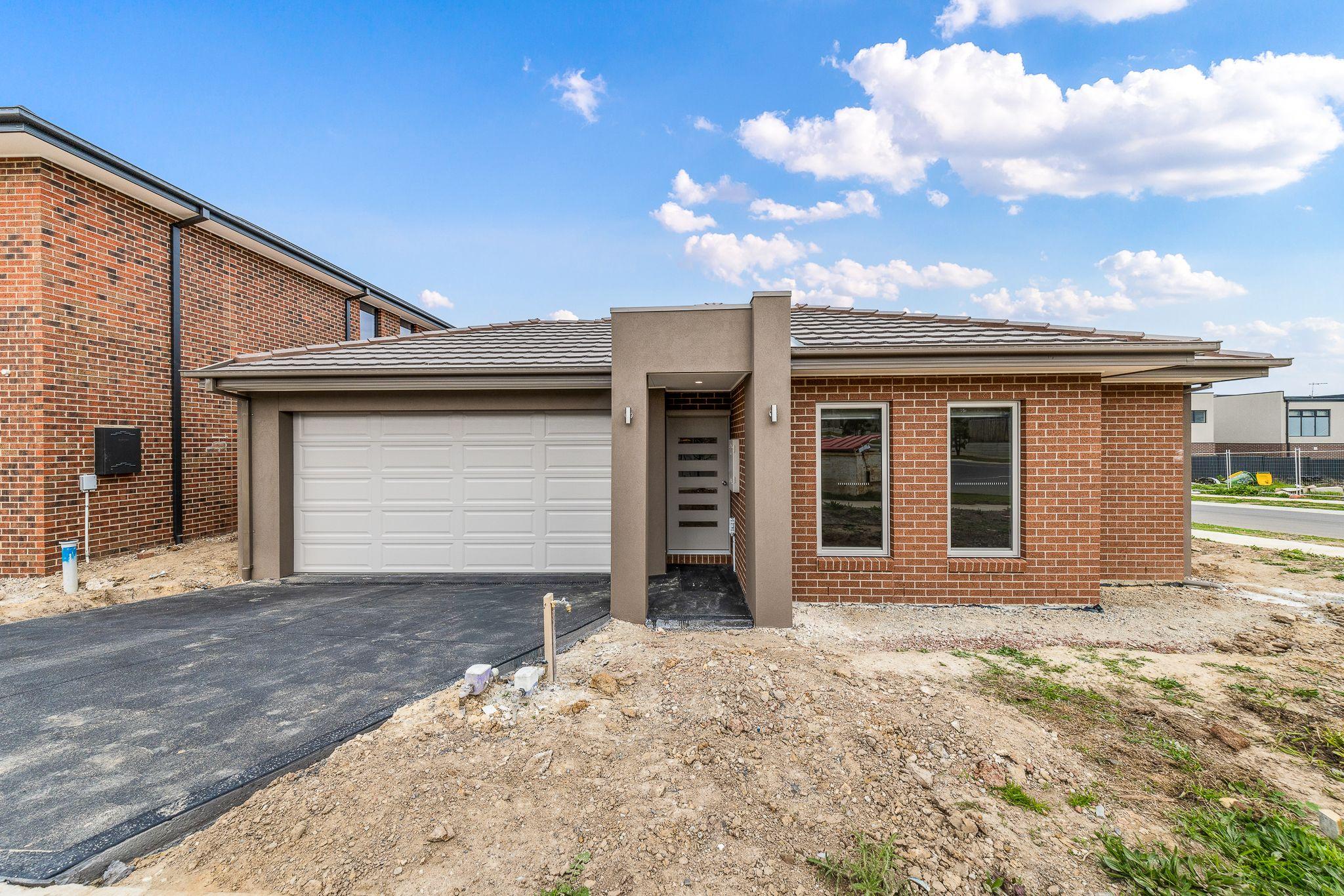 Prop-GPT: House: VIC Officer, VIC 3809 Home For Rent