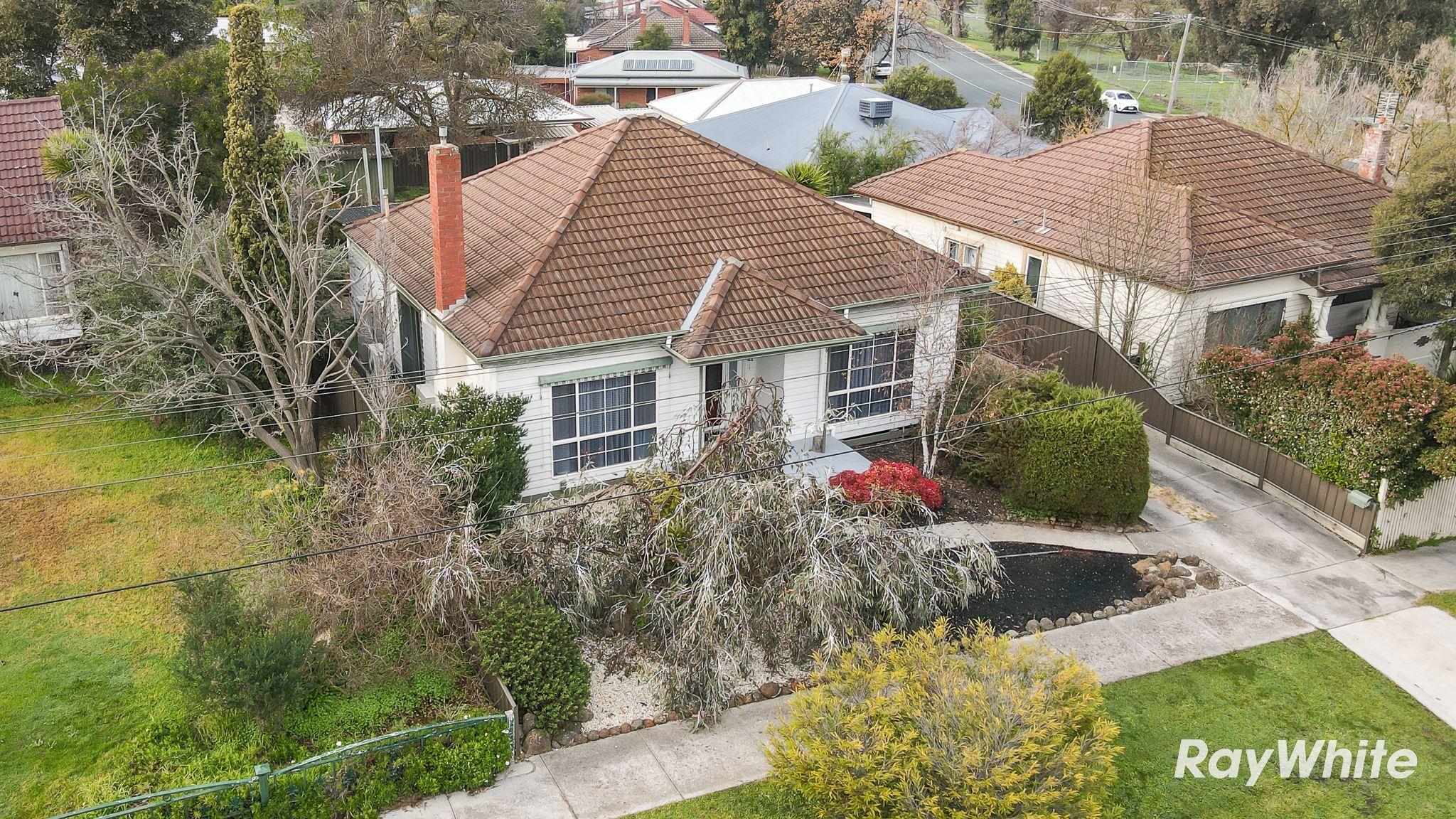 Prop-GPT: House: VIC Flora Hill, VIC 3550 Home For Rent
