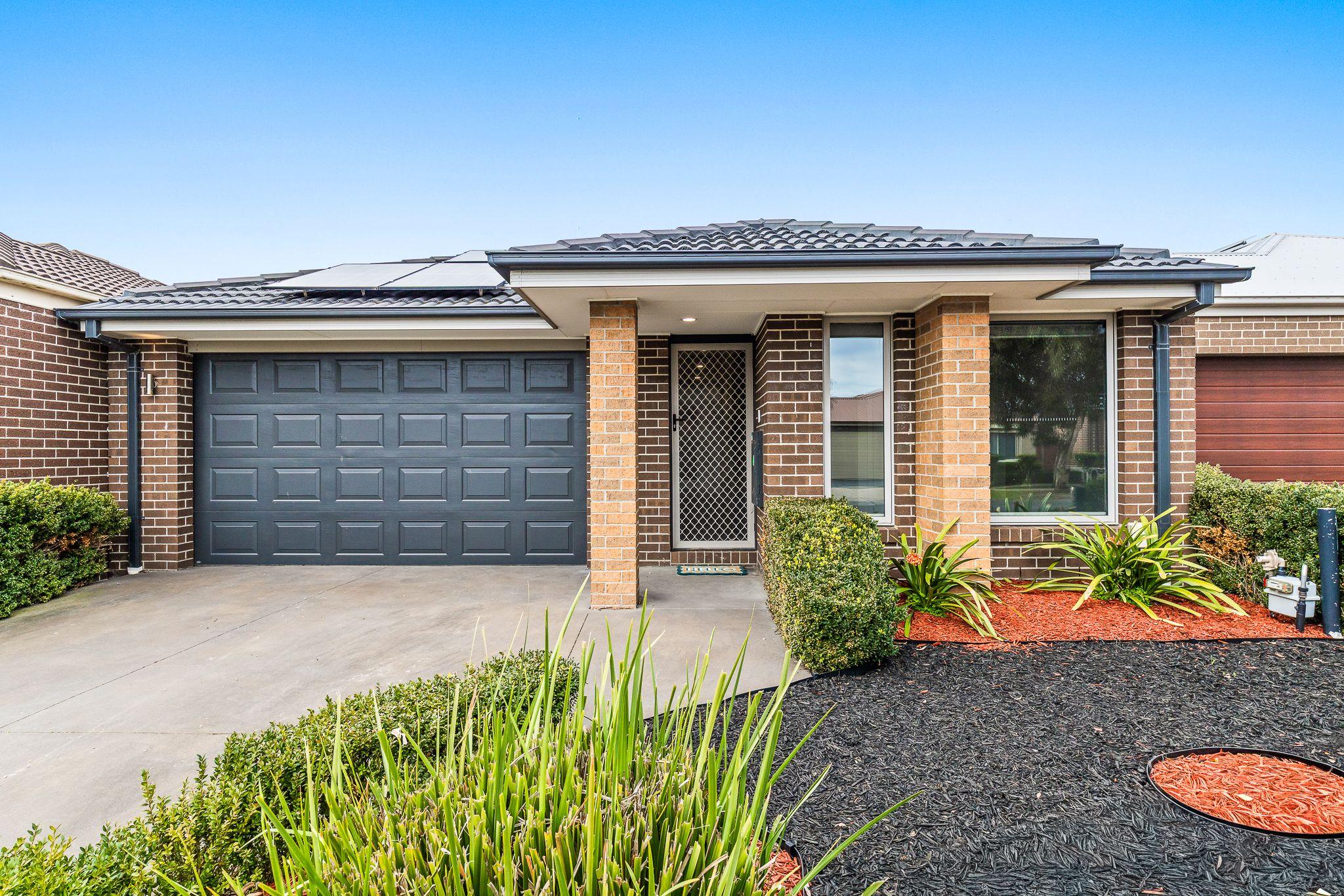 Prop-GPT: House: VIC Cranbourne West, VIC 3977 Home For Rent