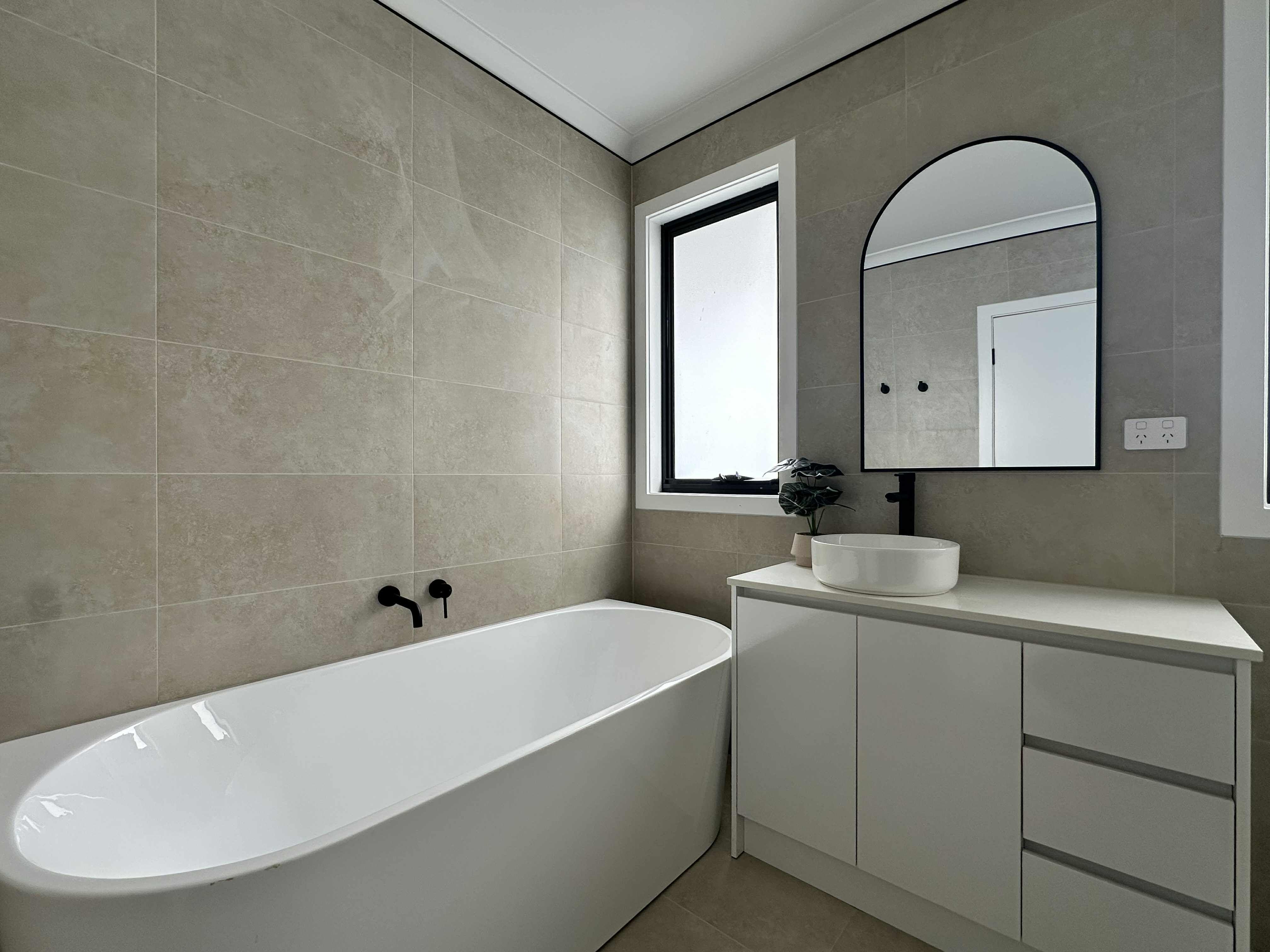 Stylish Living in the heart of Reservoir!