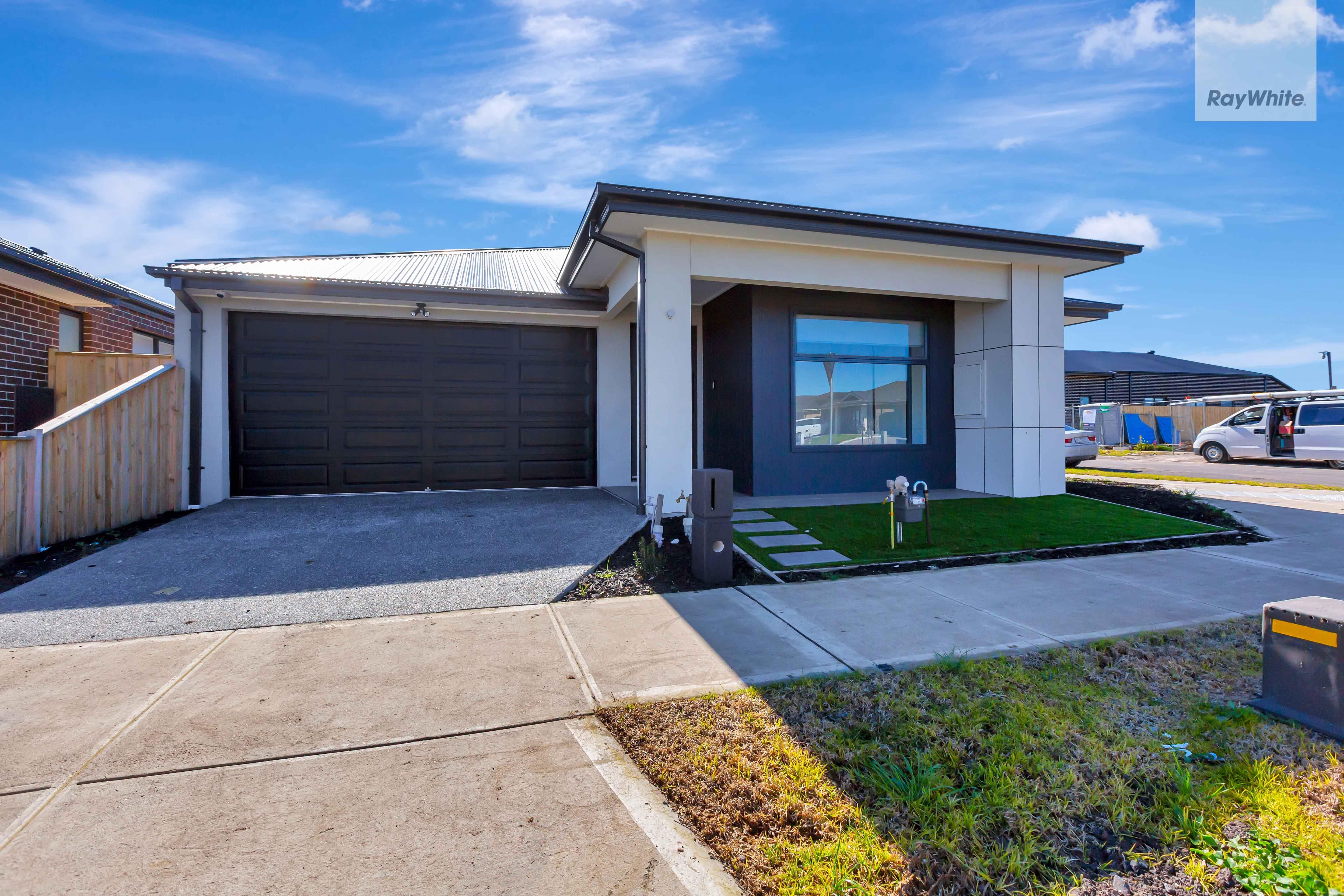 Prop-GPT: House: VIC Donnybrook, VIC 3064 Home For Rent