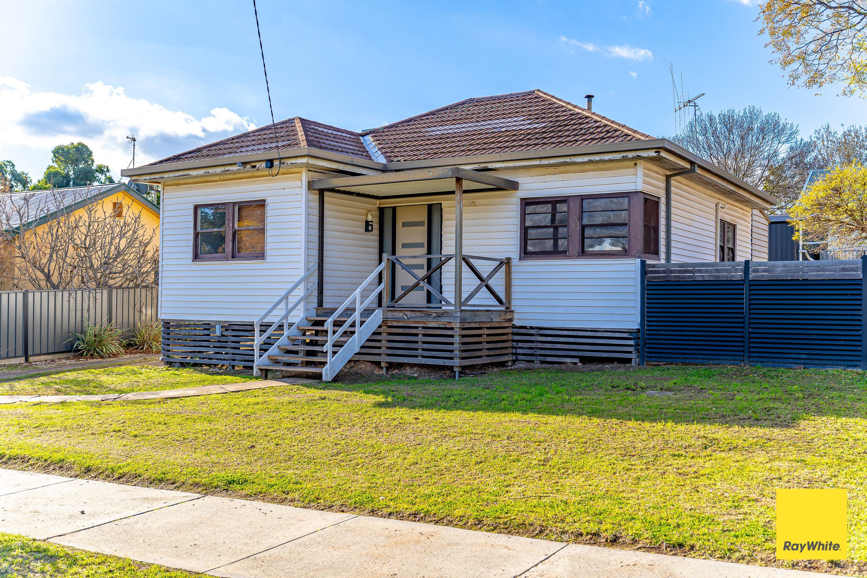 Prop-GPT: House: VIC North Bendigo, VIC 3550 Home For Rent
