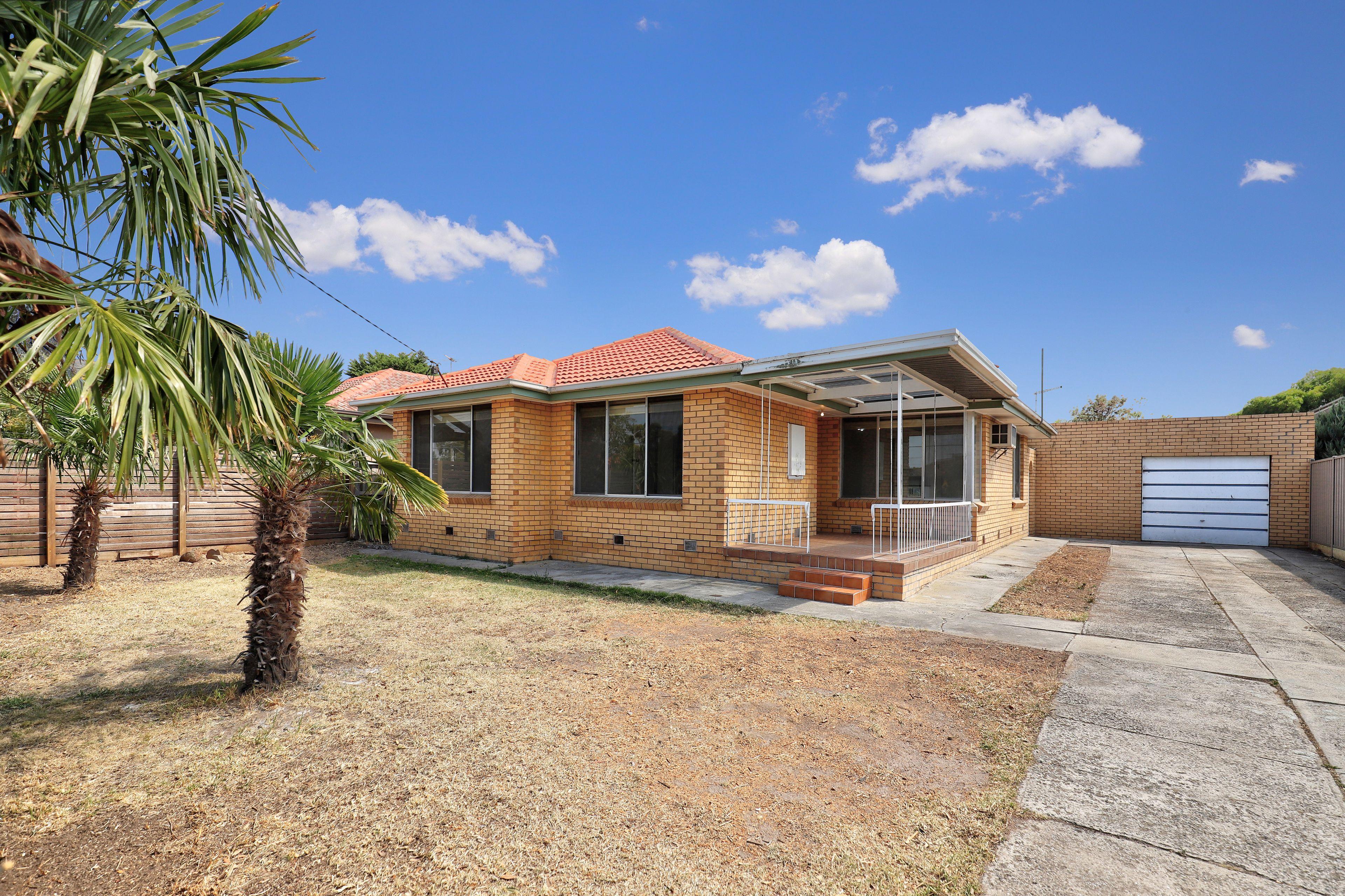 Prop-GPT: House: VIC Gladstone Park, VIC 3043 Home For Rent
