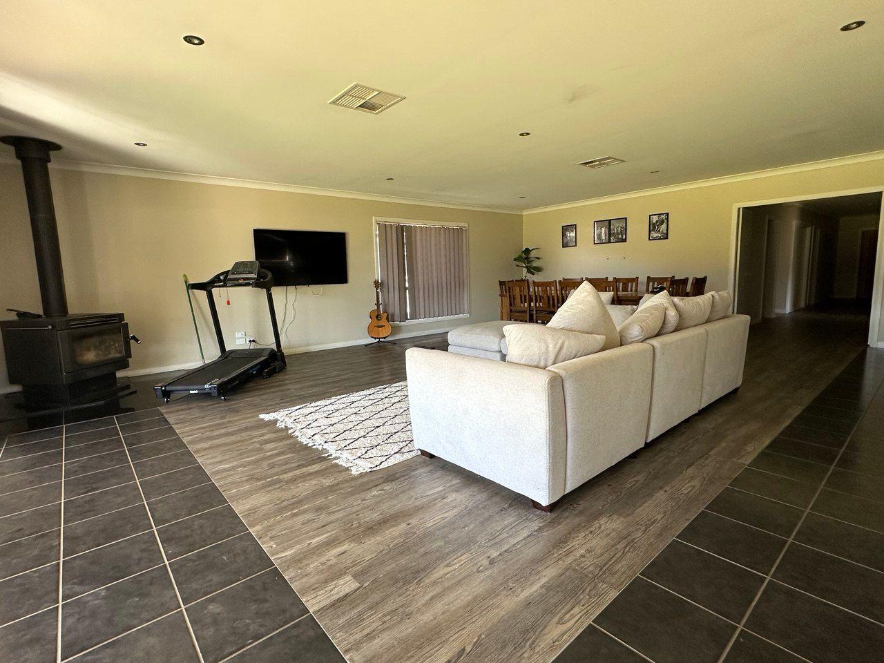 House for Rent: Forbes, NSW 2871, NSW, 2871