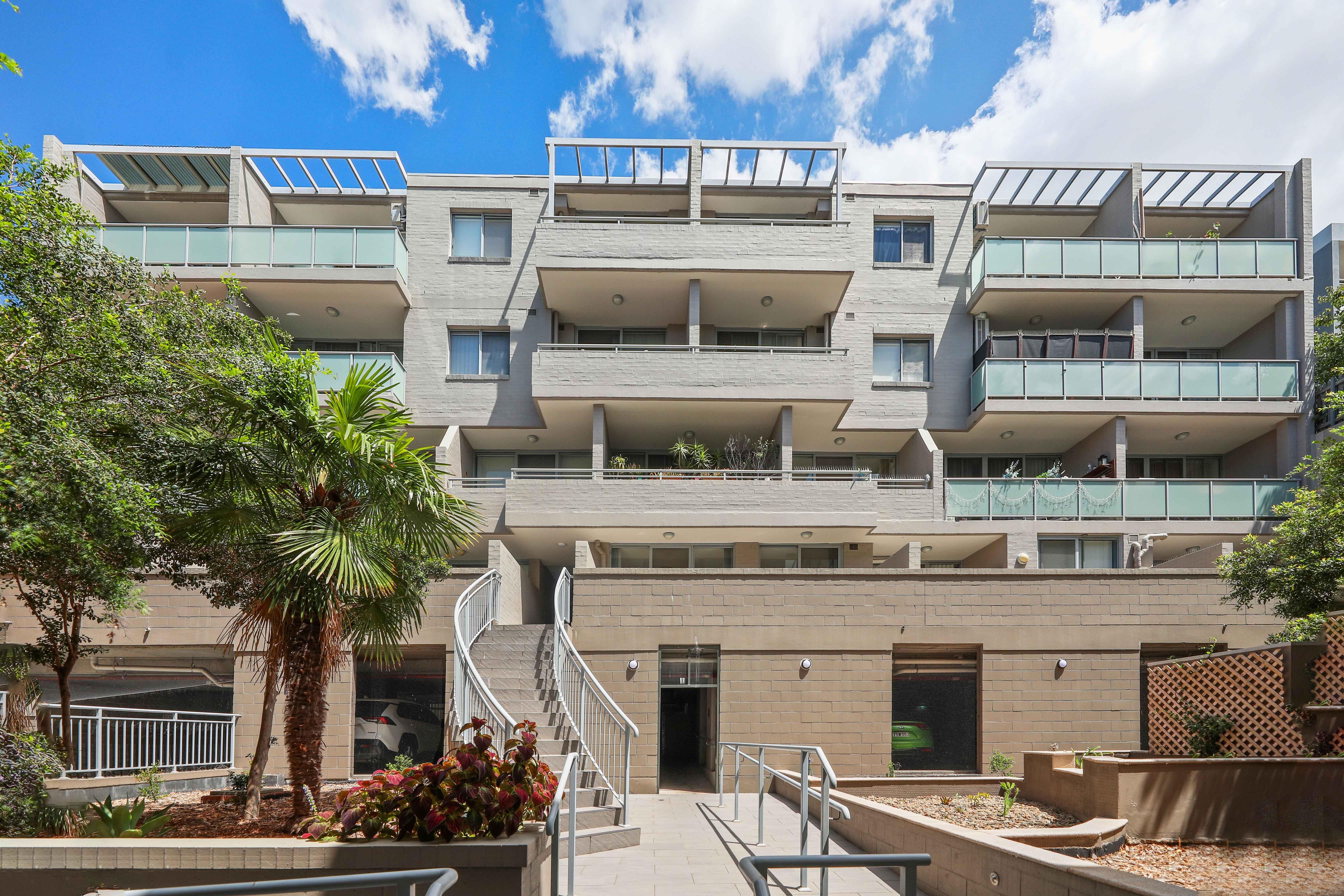 Prop-GPT: 'Apartment: NSW West Ryde, NSW 2114 Home For Rent'