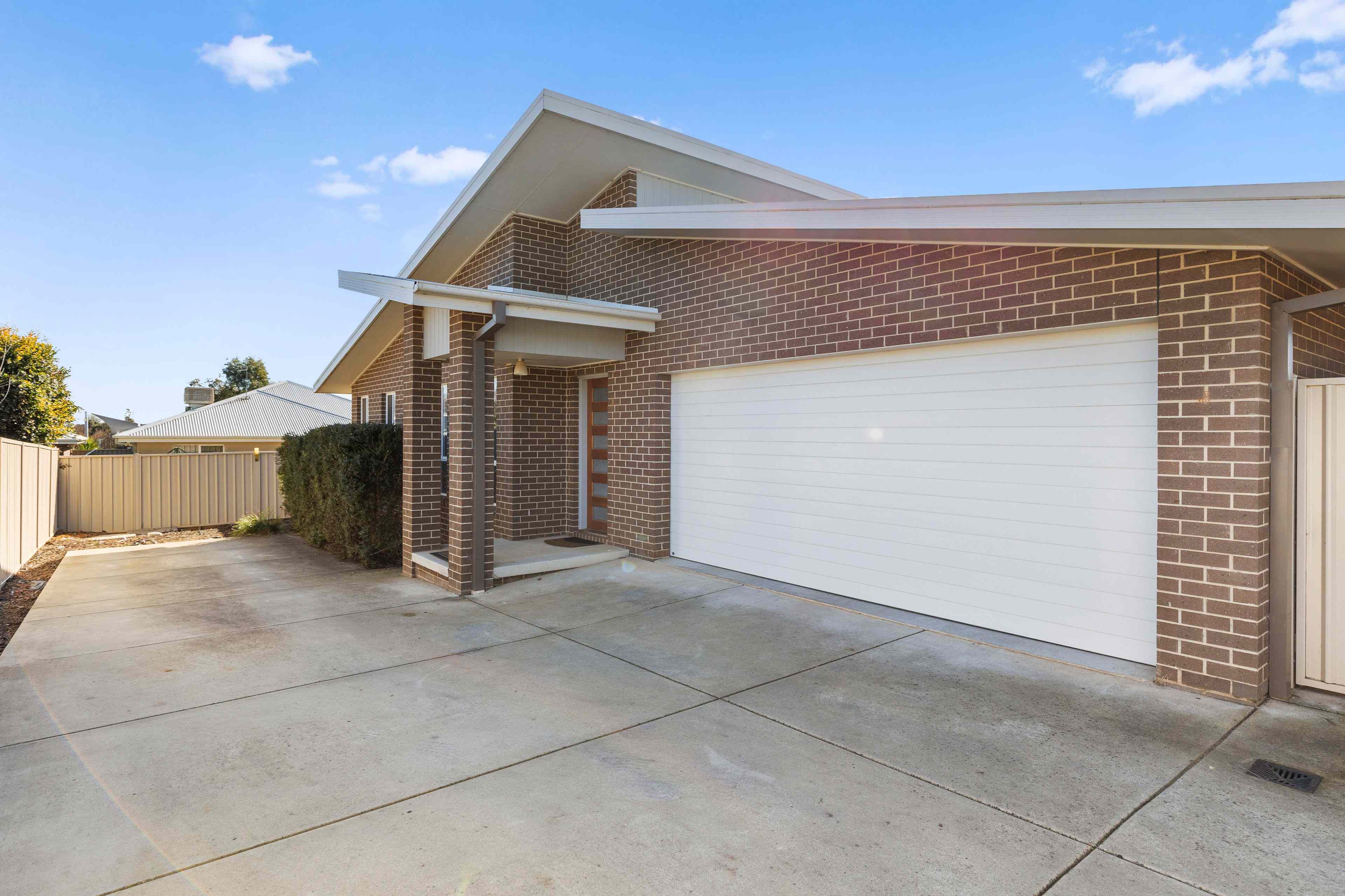 Prop-GPT: Villa: NSW Gobbagombalin, NSW 2650 Home For Rent