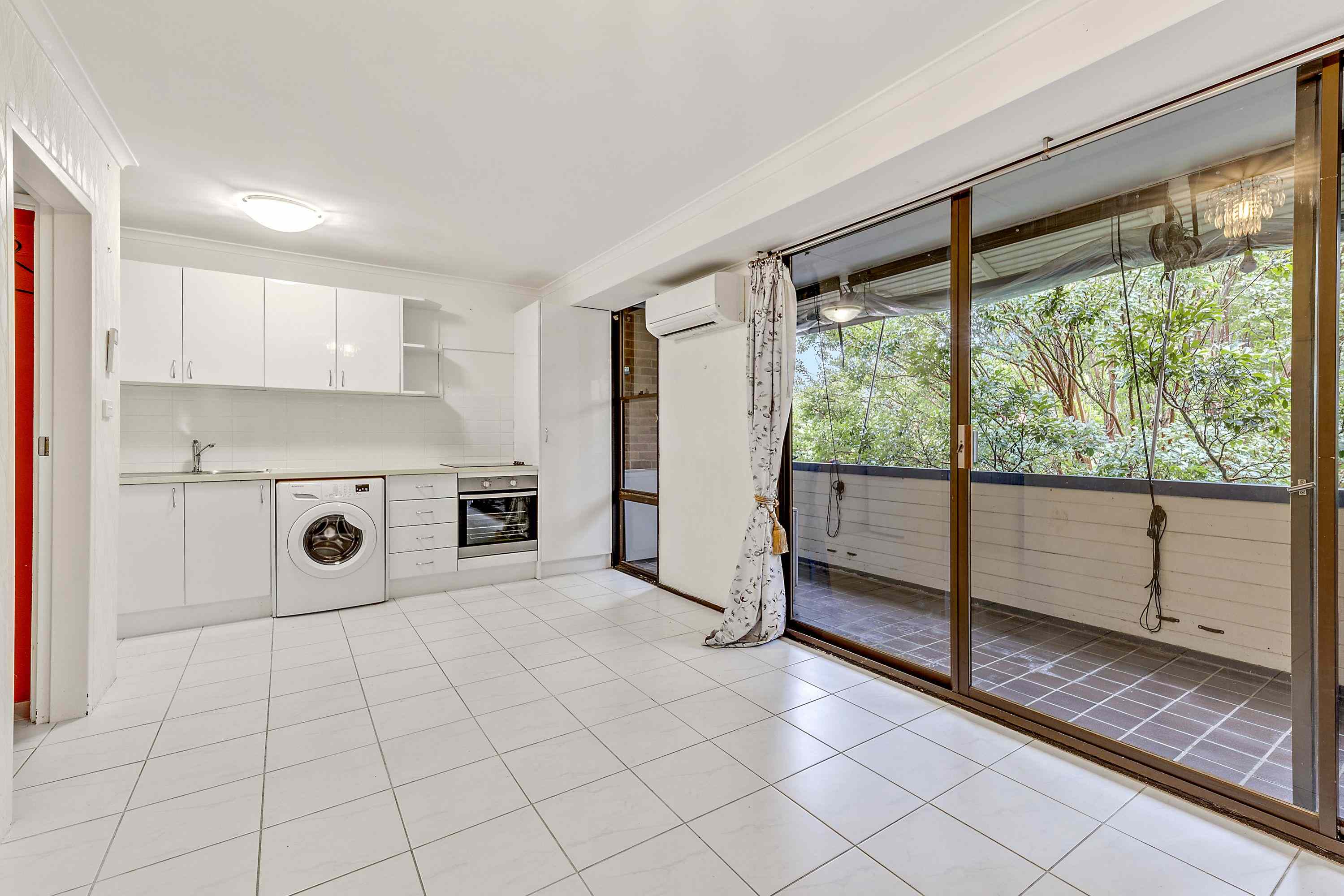 Prop-GPT: Apartment: ACT Lyneham, ACT 2602 Home For Rent